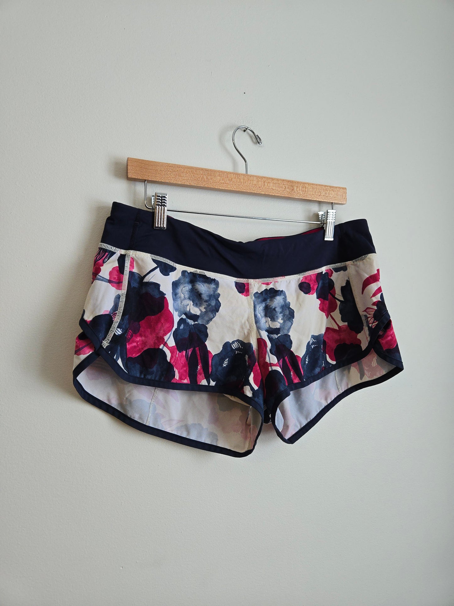 Lululemon Speed Shorts - Size 10