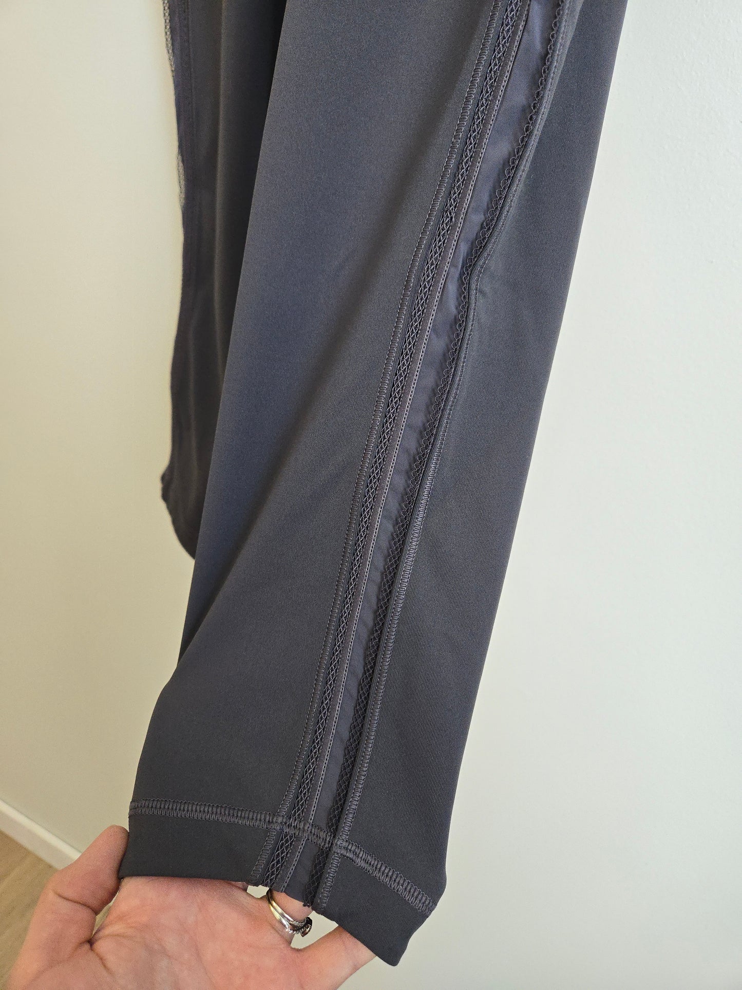 Lululemon Wunder Under Crop (Hi-Rise) Awaken Full-On Luxtreme 21" - Size 6