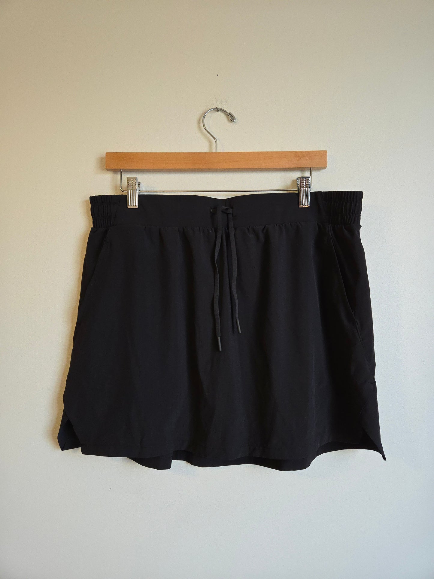 Adidas AeroReady Active Shorts - Size XL