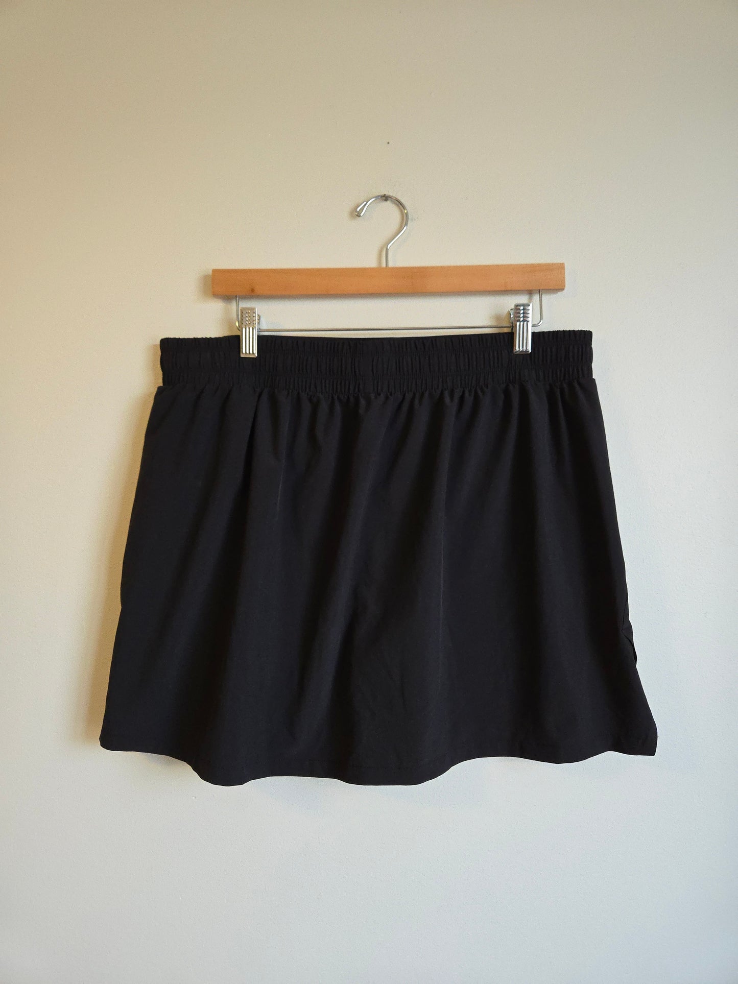 Gap All In Motion Tennis/Running Skort - Size Large