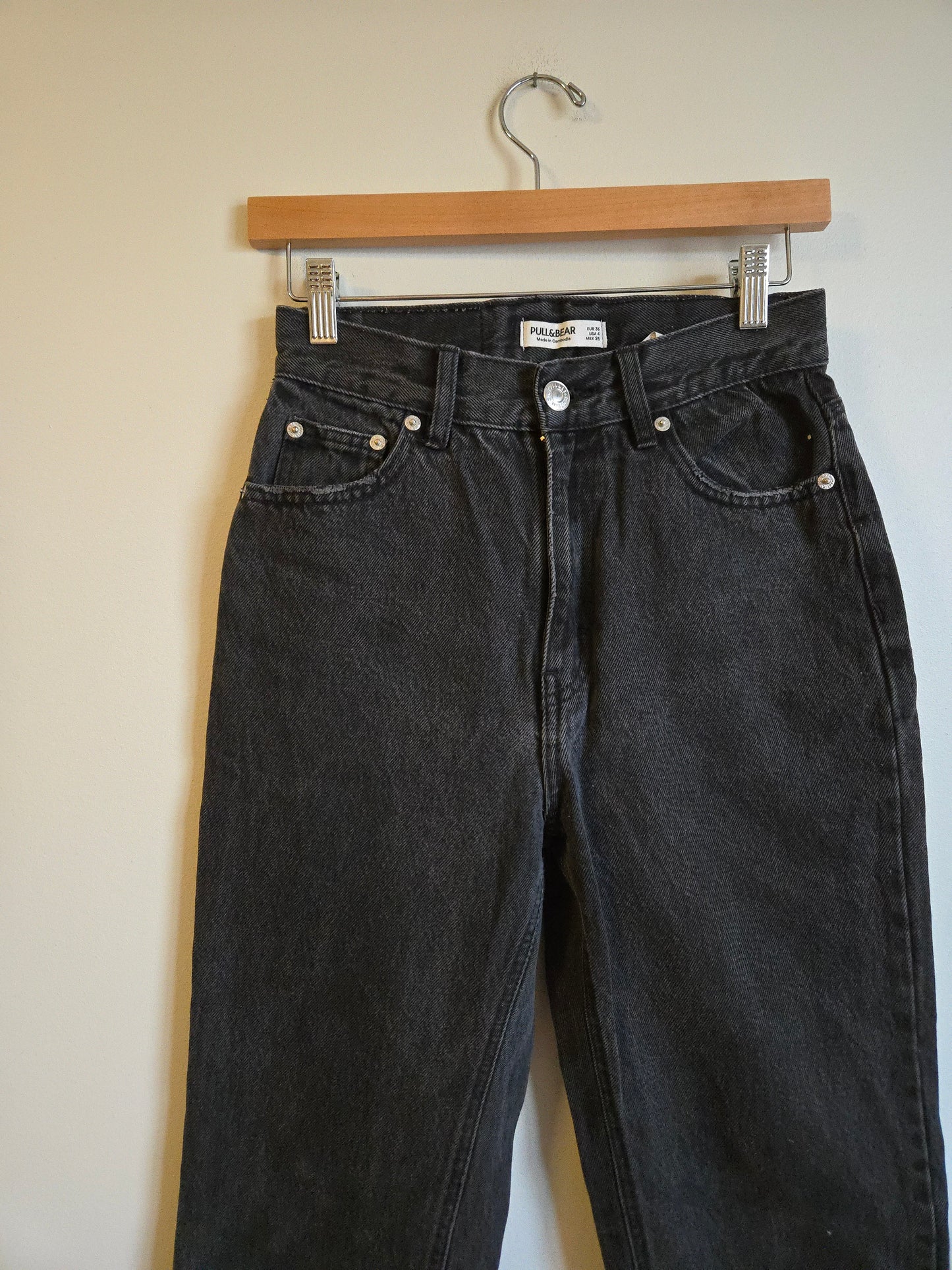 Pull & Bear Mom Jeans - Size 4