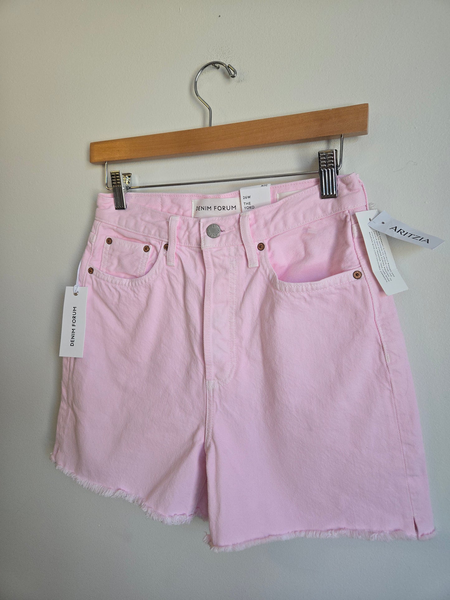 NWT Denim Forum "The Yoko" High-Rise Mid-Thigh Short - Size 26