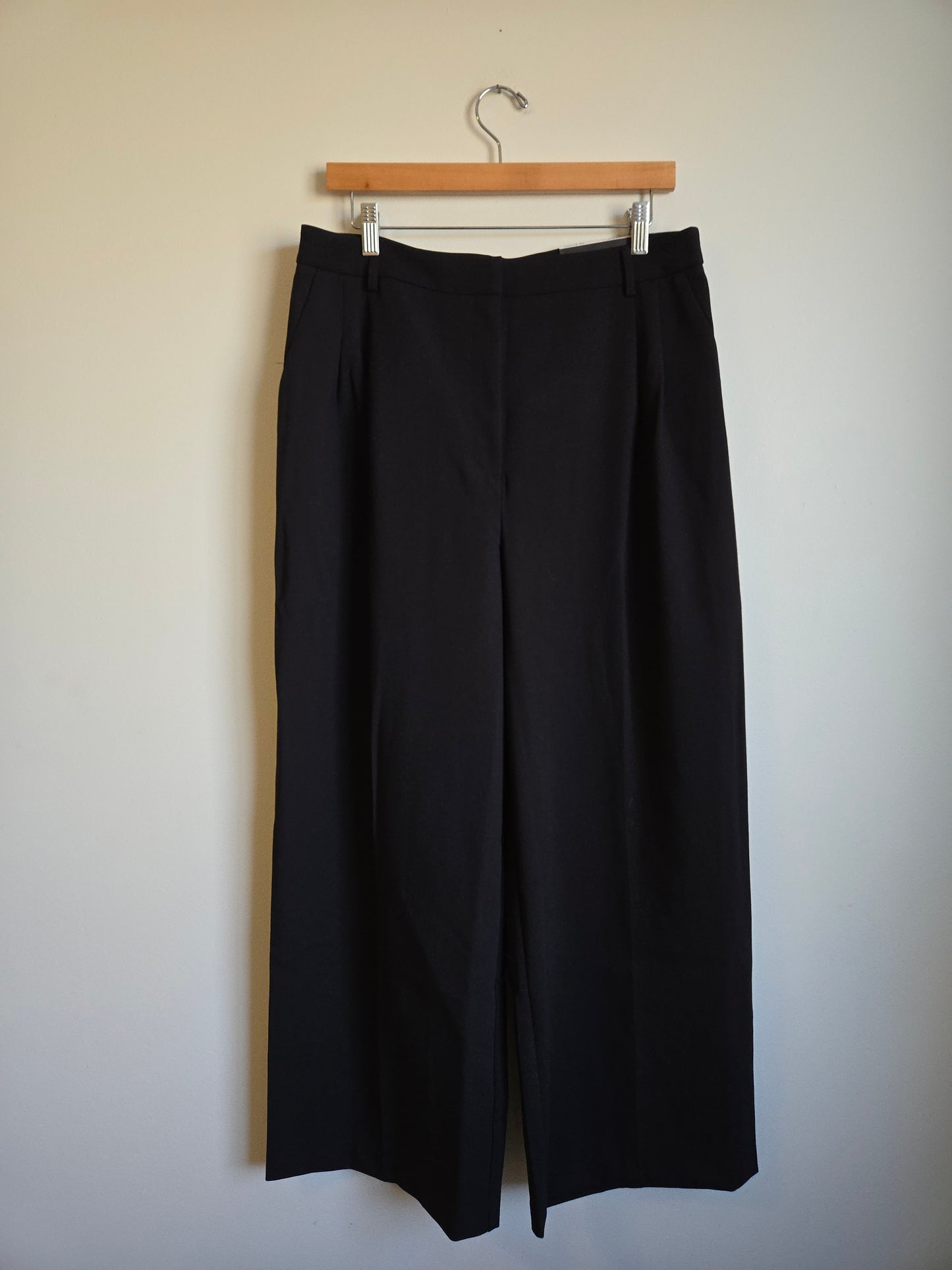NWT Ricki's Maxwell Wide-Leg Pleated Pant - Size 12 Short