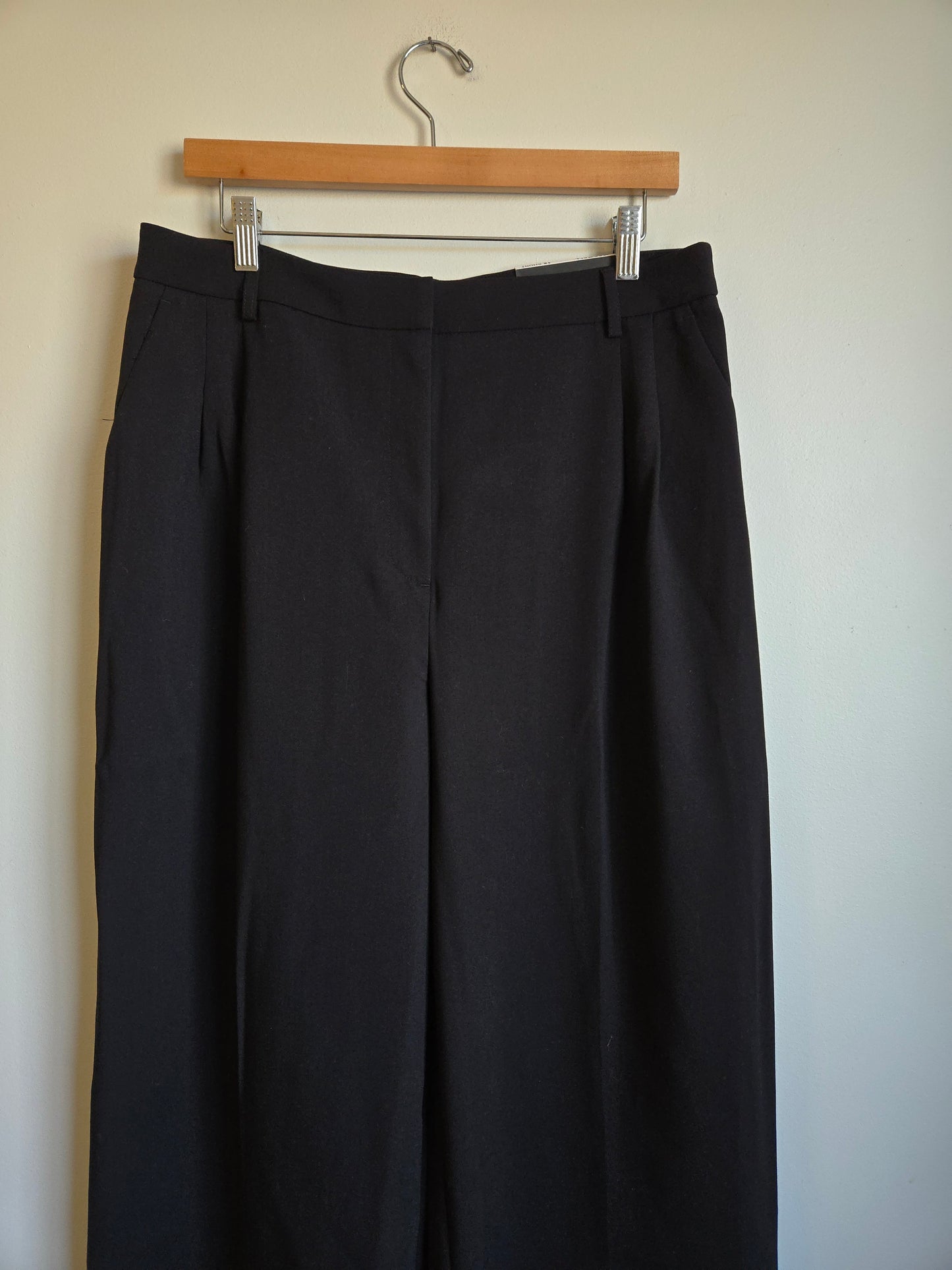 NWT Ricki's Maxwell Wide-Leg Pleated Pant - Size 12 Short