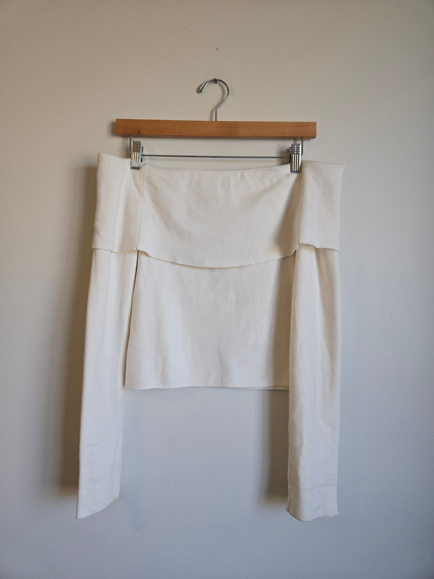 Dynamite Off-The-Shoulder Knit Top - Size Large