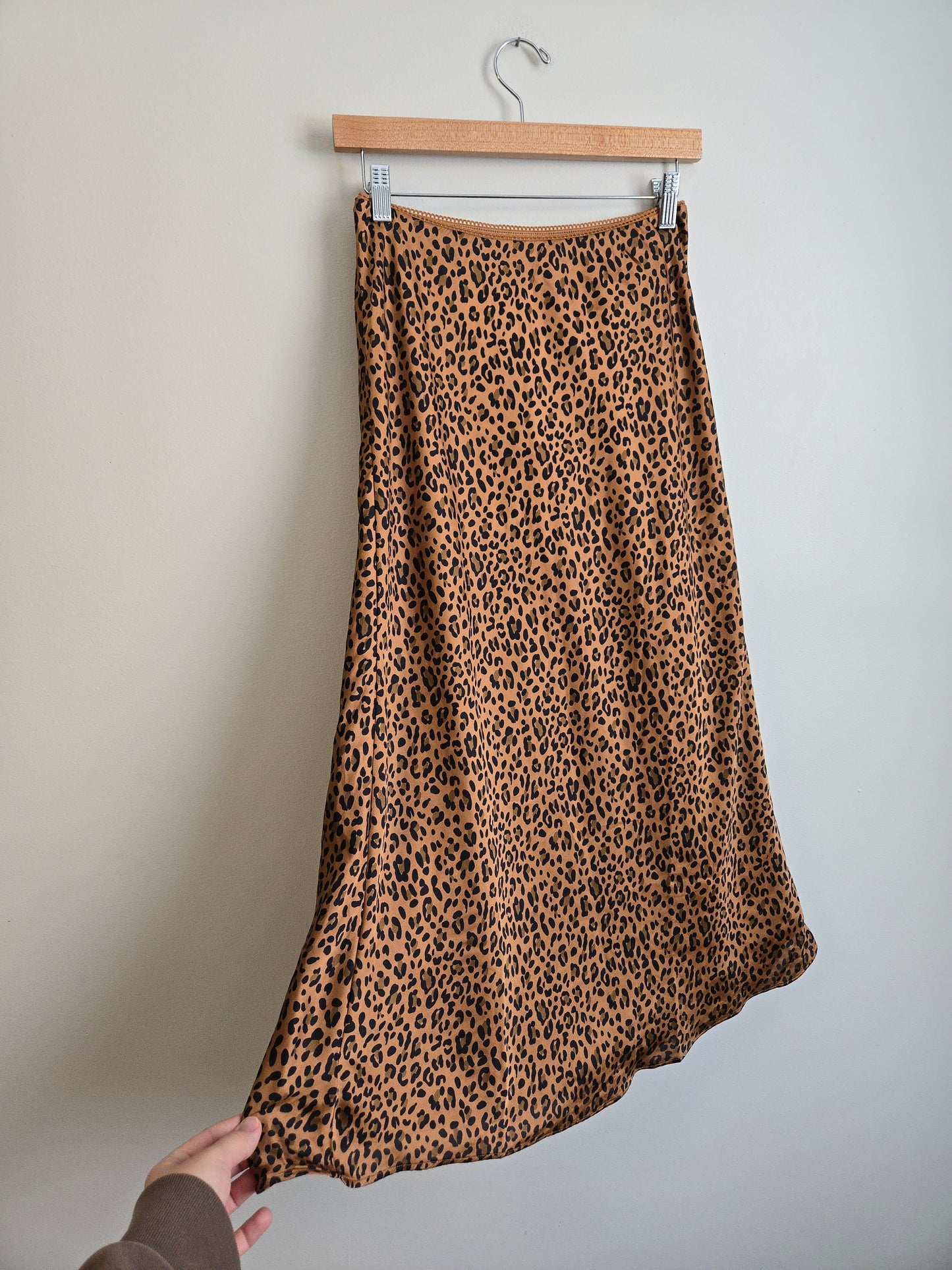 American Eagle Satin Cheetah Skirt - Size Small