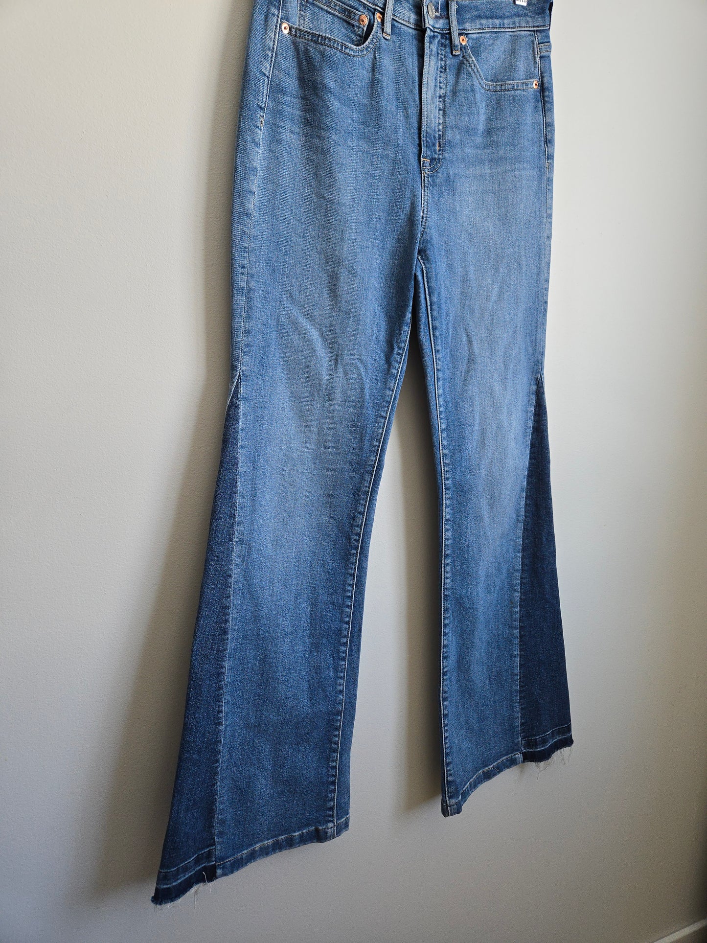 GAP '70s Flare High Rise - Size 28 (6)