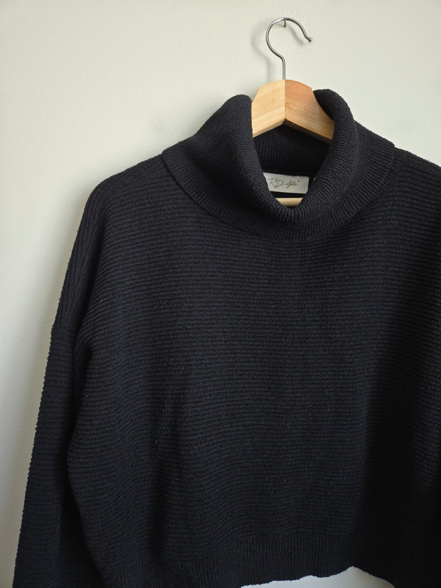 RD Style Knit Crop Long Sleeve - Size Large