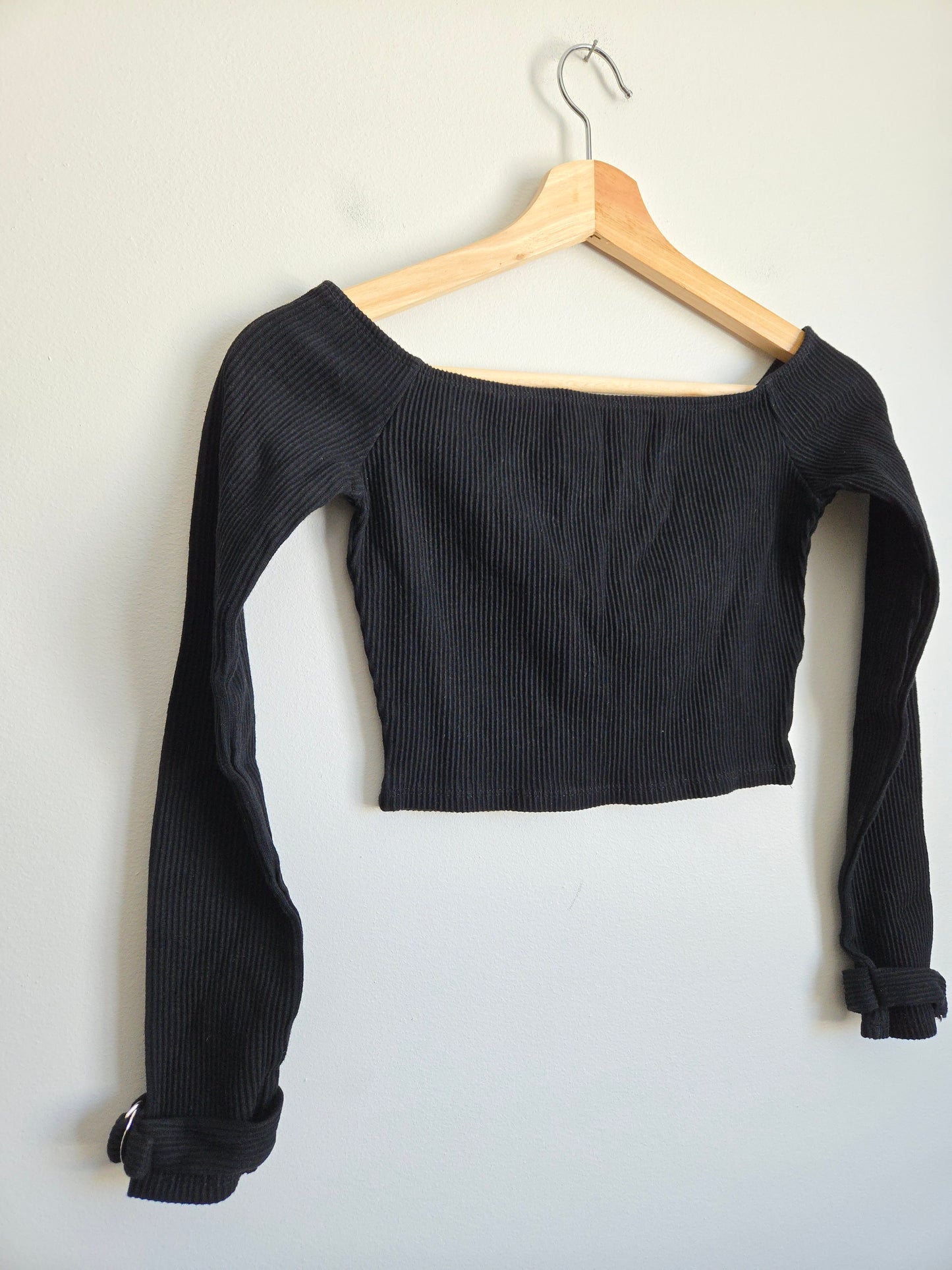 MANIÈRE DE VOIR Off-The-Shoulder Long Sleeve - Size 8