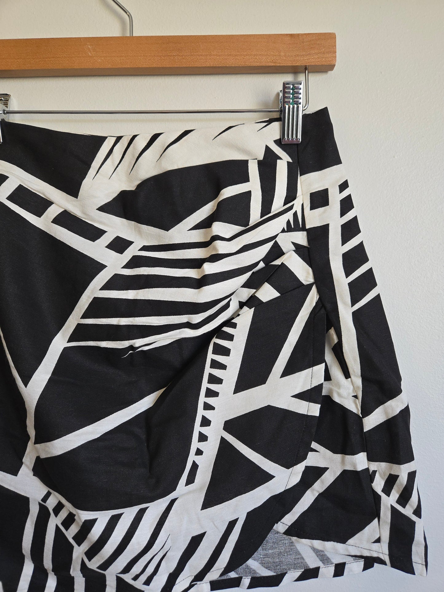 Dynamite Geometric Skirt - Size XXS