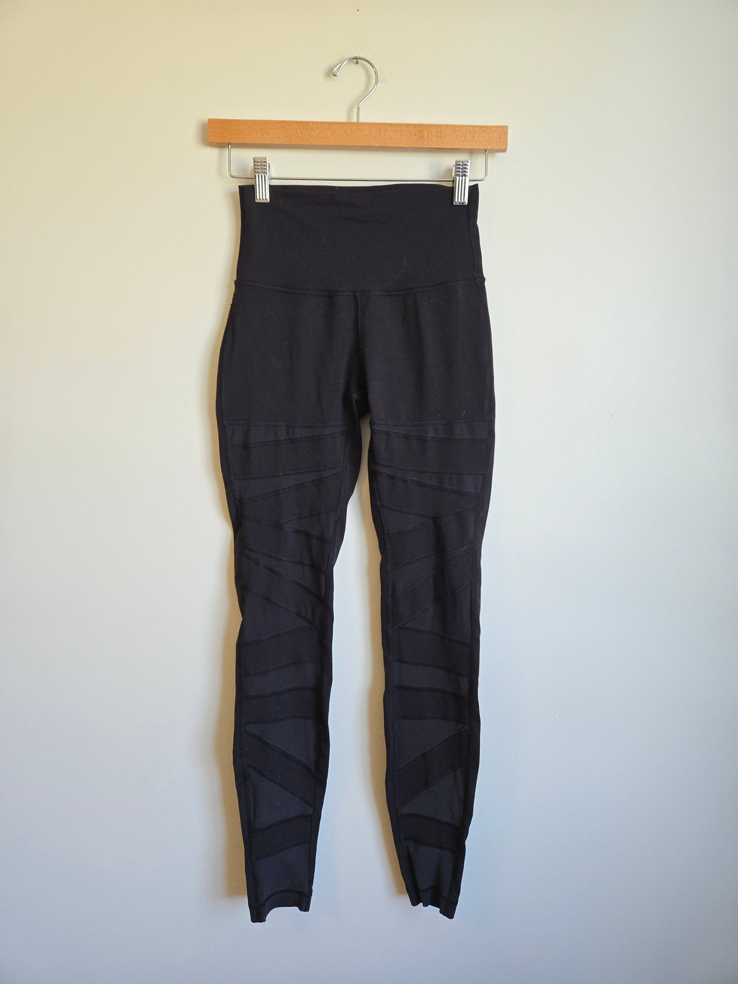 Lululemon Tech Mesh Tights - Size 4