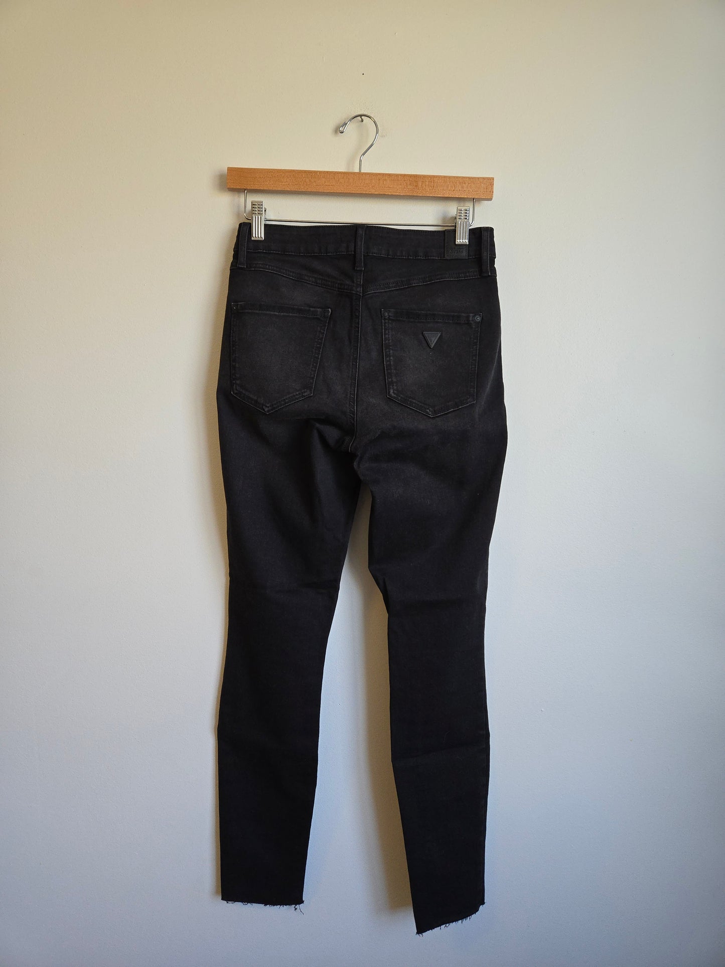 Guess 1981 Skinny - Size 28