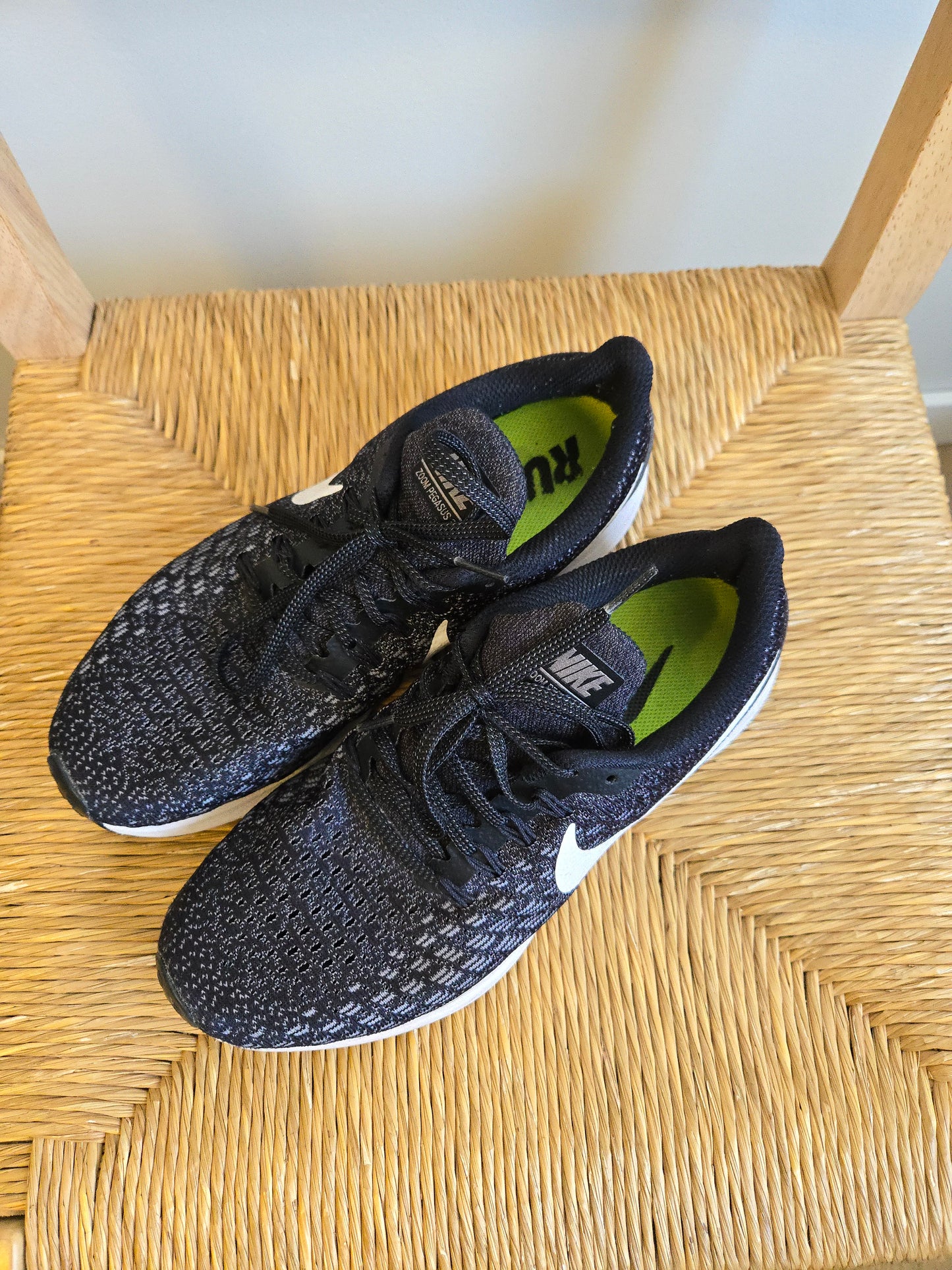 Nike Zoom Pegasus 35 Running Shoes - Size 8