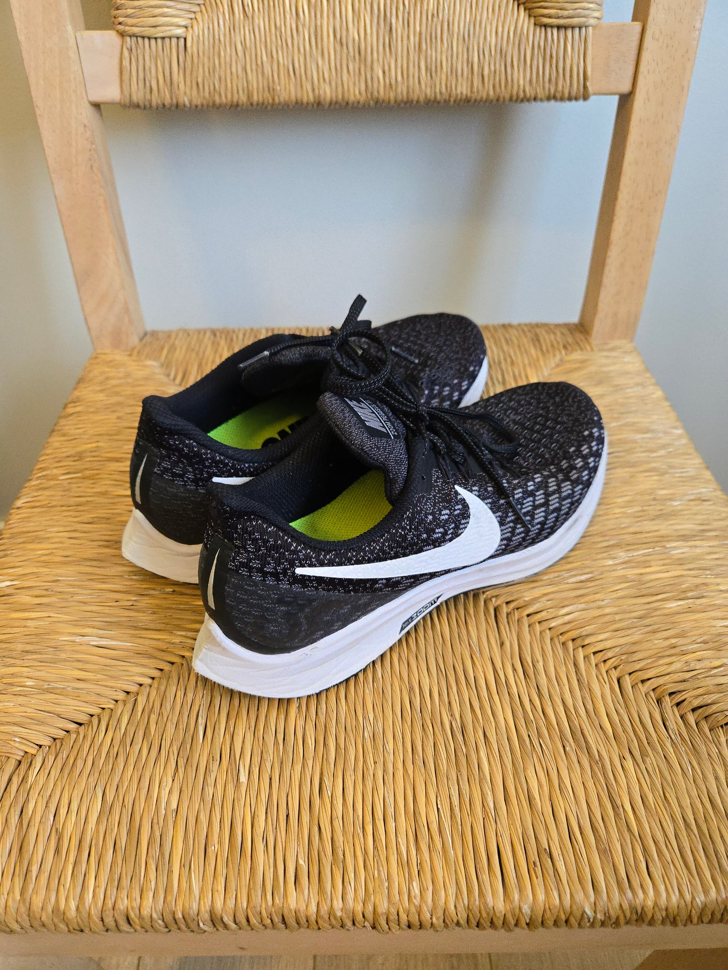 Nike Zoom Pegasus 35 Running Shoes - Size 8