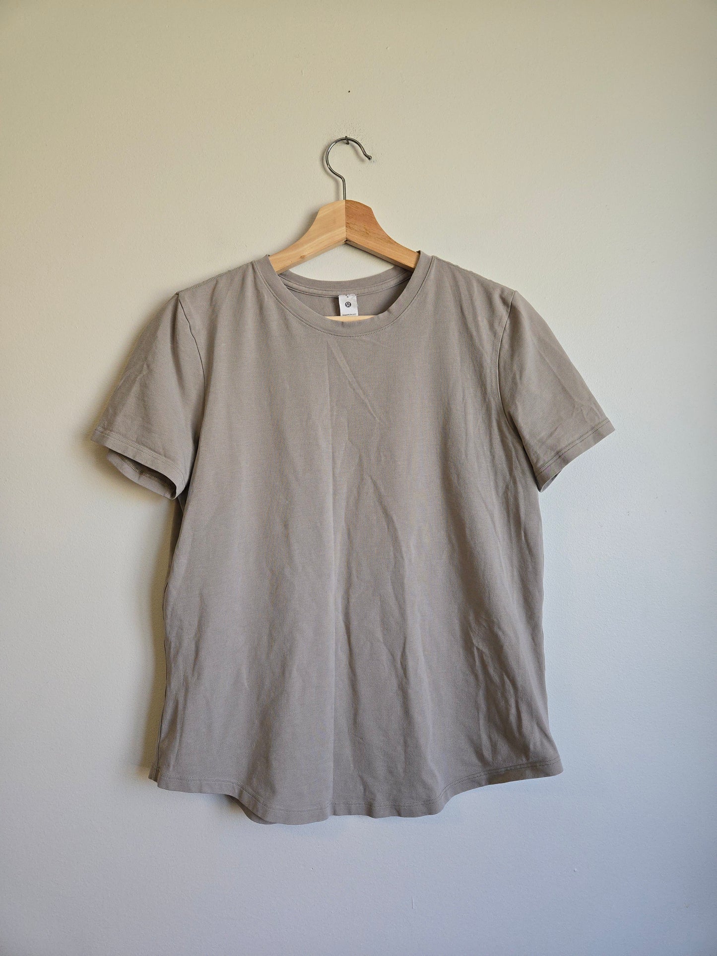 Lululemon Classic Stretch Cotton Tee - Size 6
