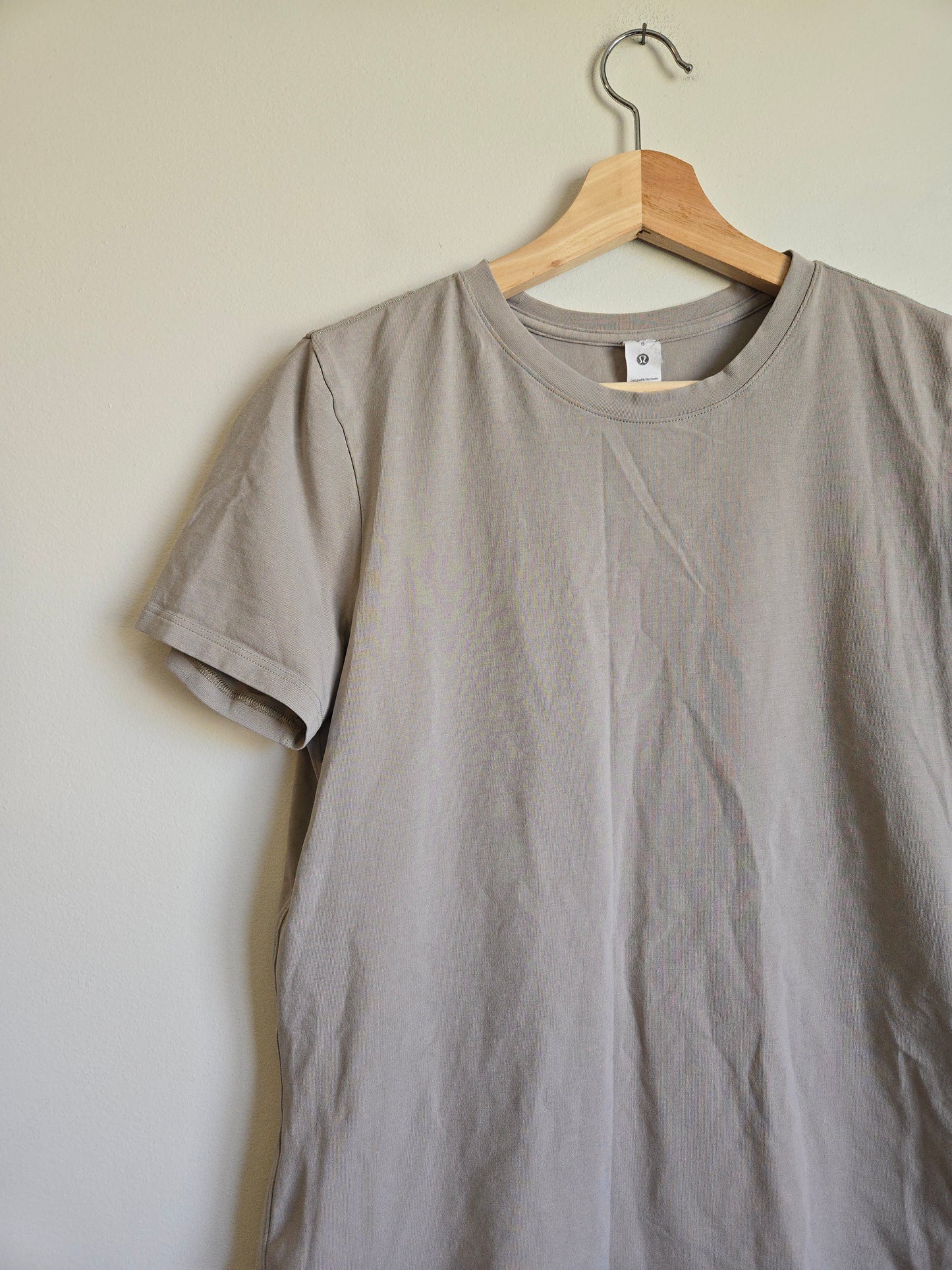 Lululemon Classic Stretch Cotton Tee - Size 6