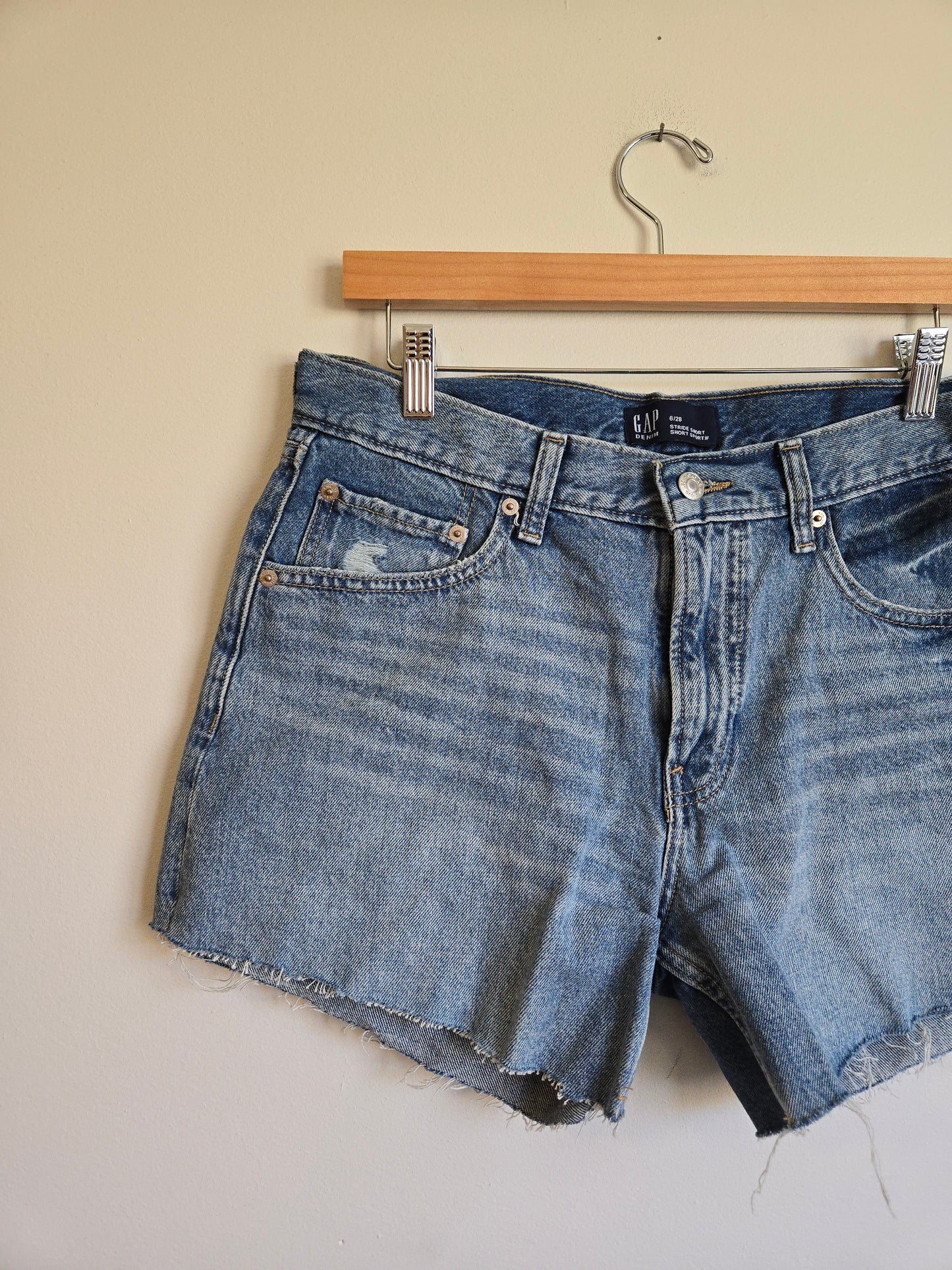 Gap Stride Short - Size 6