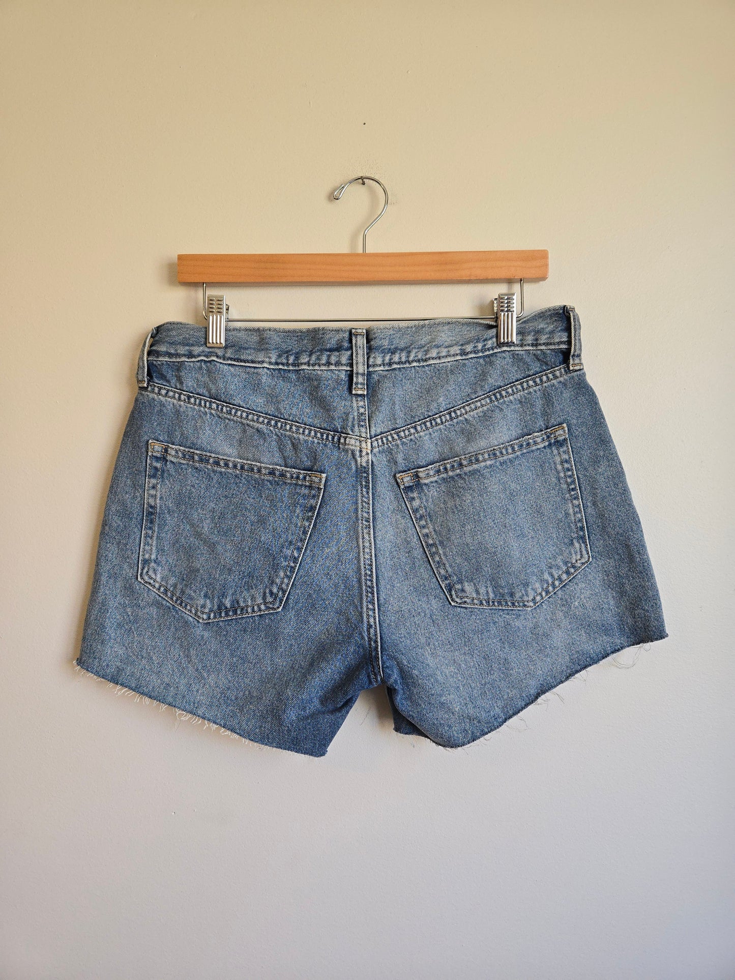 Gap Stride Short - Size 6