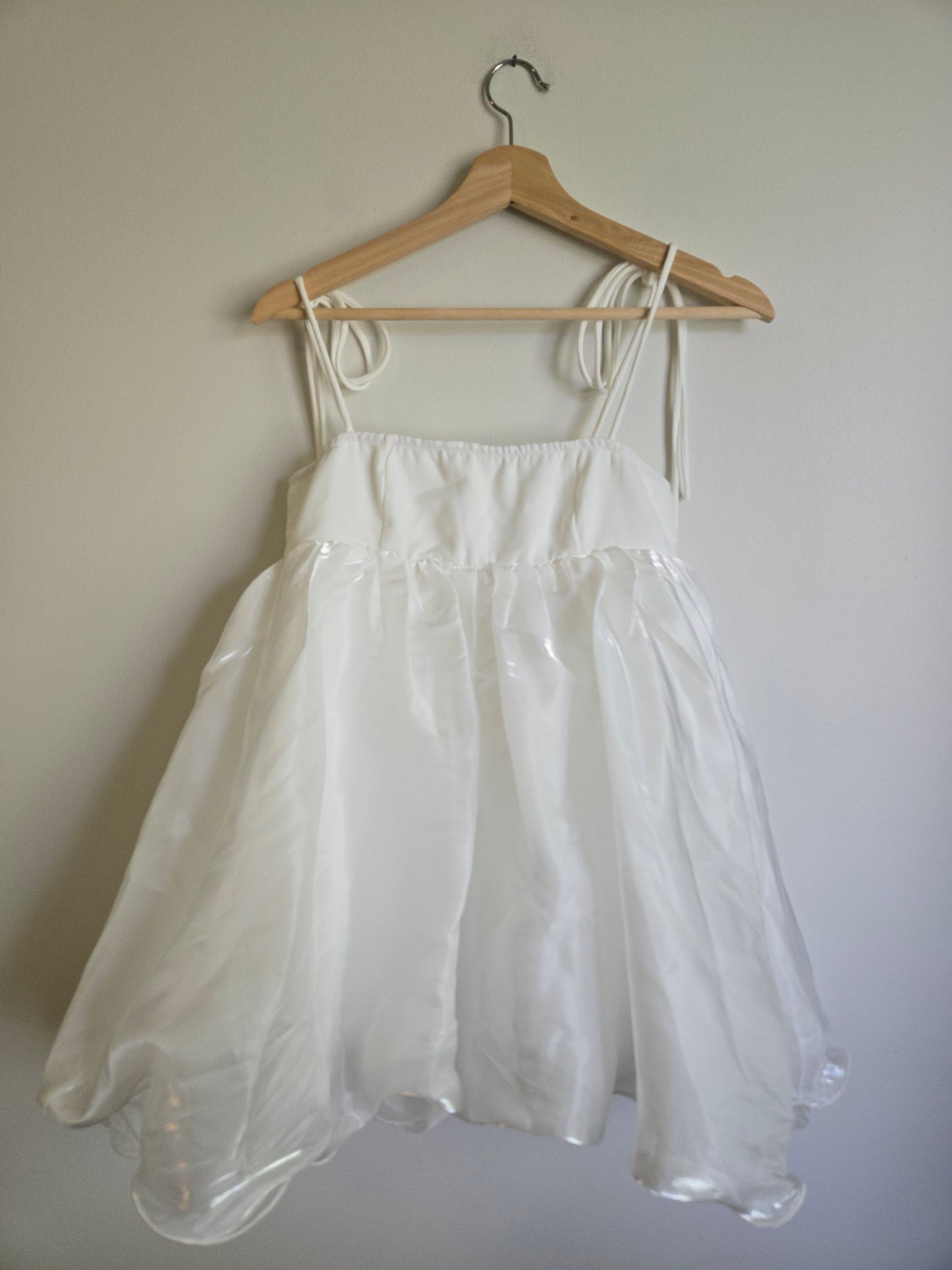 NWT PRETTYLITTLETHINGS Chiffon Shift Dress - Size 4