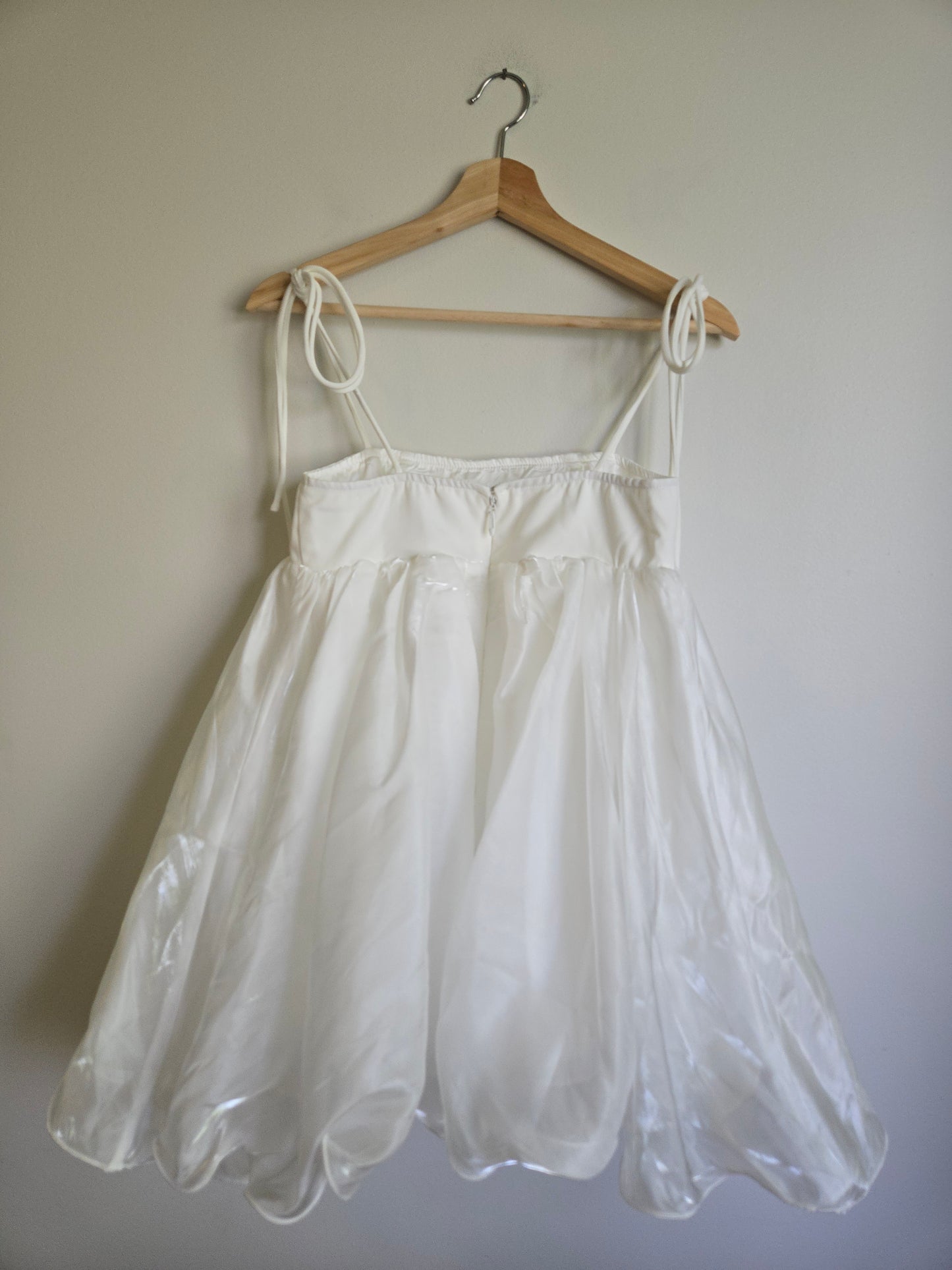 NWT PRETTYLITTLETHINGS Chiffon Shift Dress - Size 4