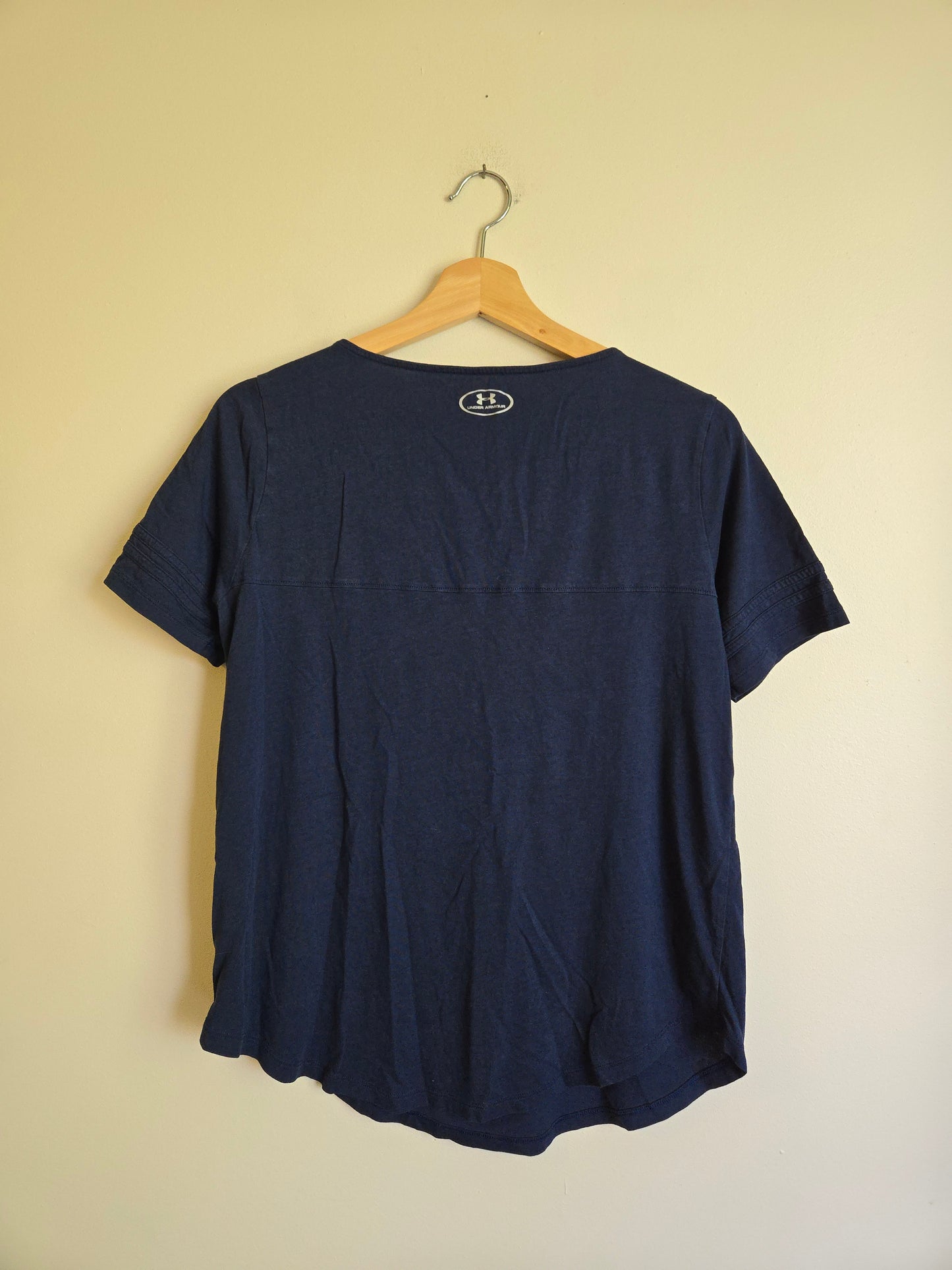 Under Armour Logo Tee - Size Medium