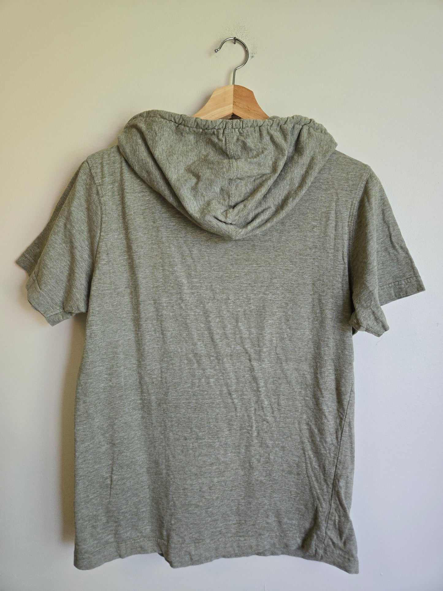 One Green Elephant Short-Sleeve Pullover - Size Medium
