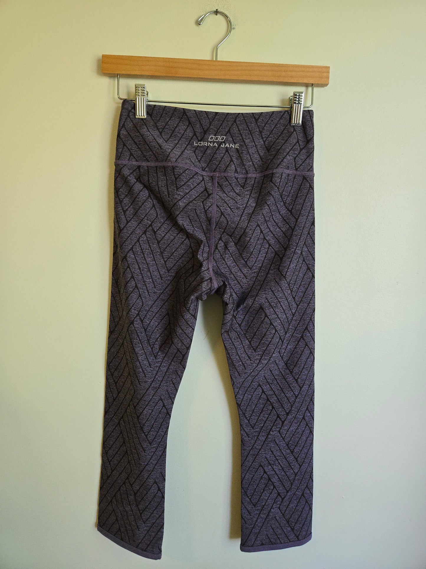 Lorna Jane Purple Geometric Crops - Size Small