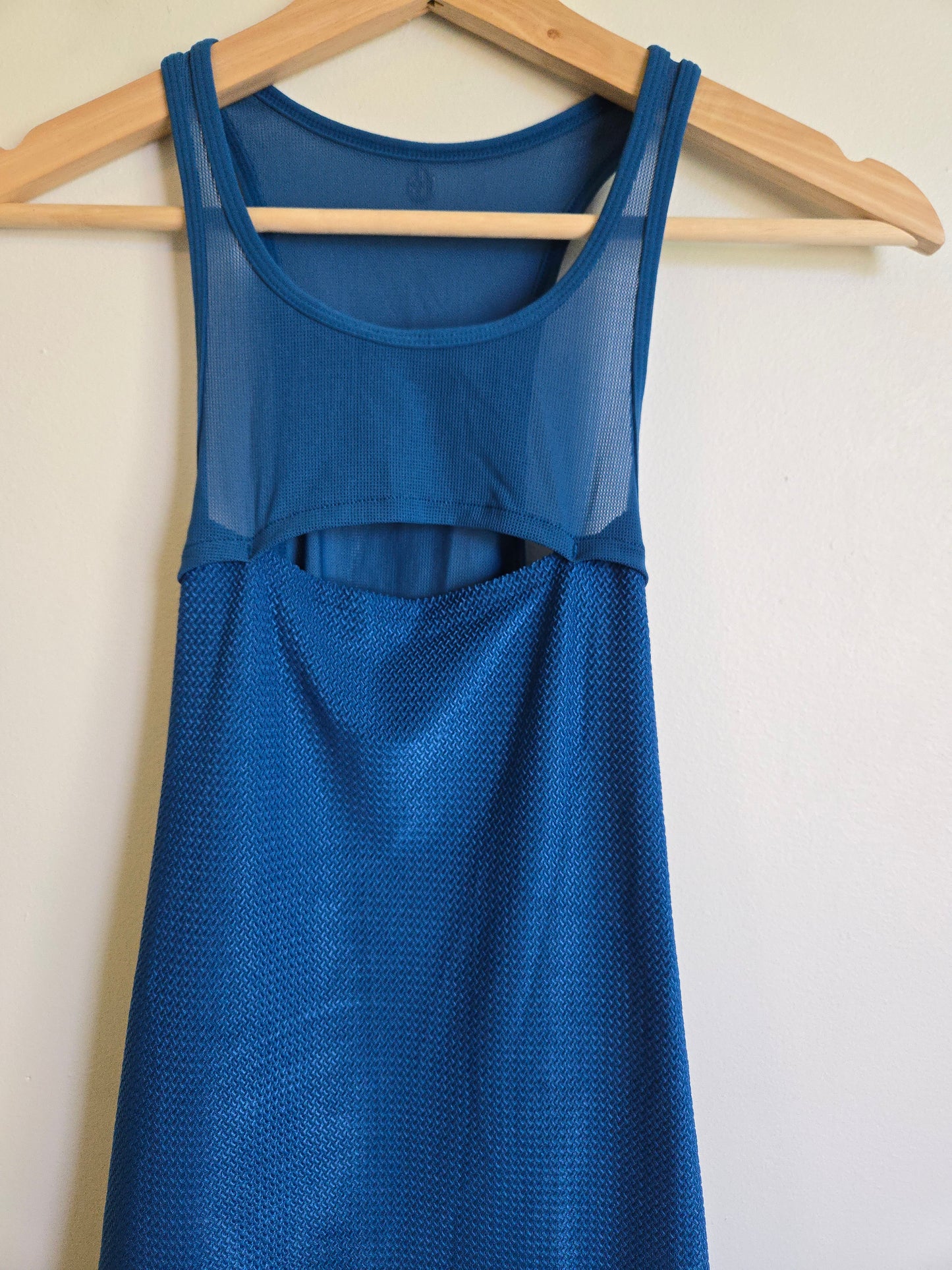 Lorna Jane Blue Mesh Tank - Size Small