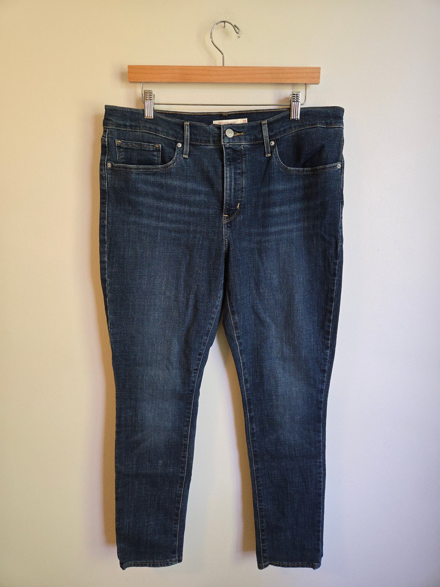 Levi's 311 Shaping Skinny Jeans - Size 33