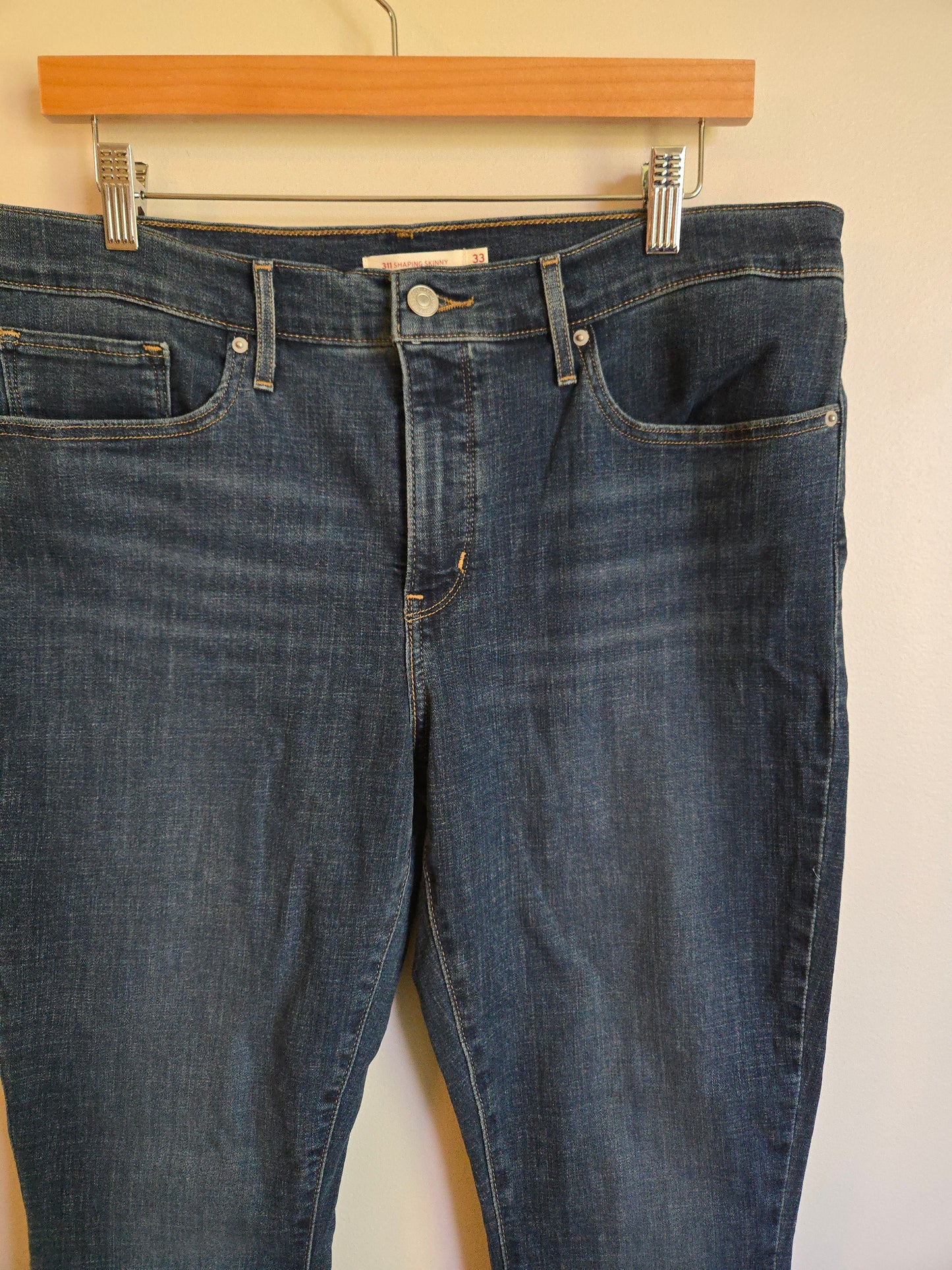 Levi's 311 Shaping Skinny Jeans - Size 33