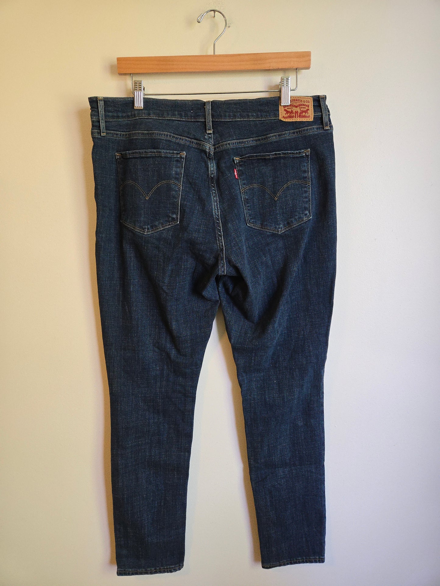 Levi's 311 Shaping Skinny Jeans - Size 33