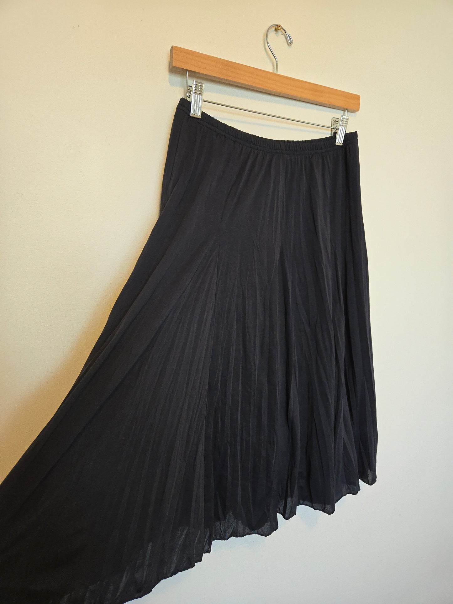Larry Levine Flowy Skirt - Size Small