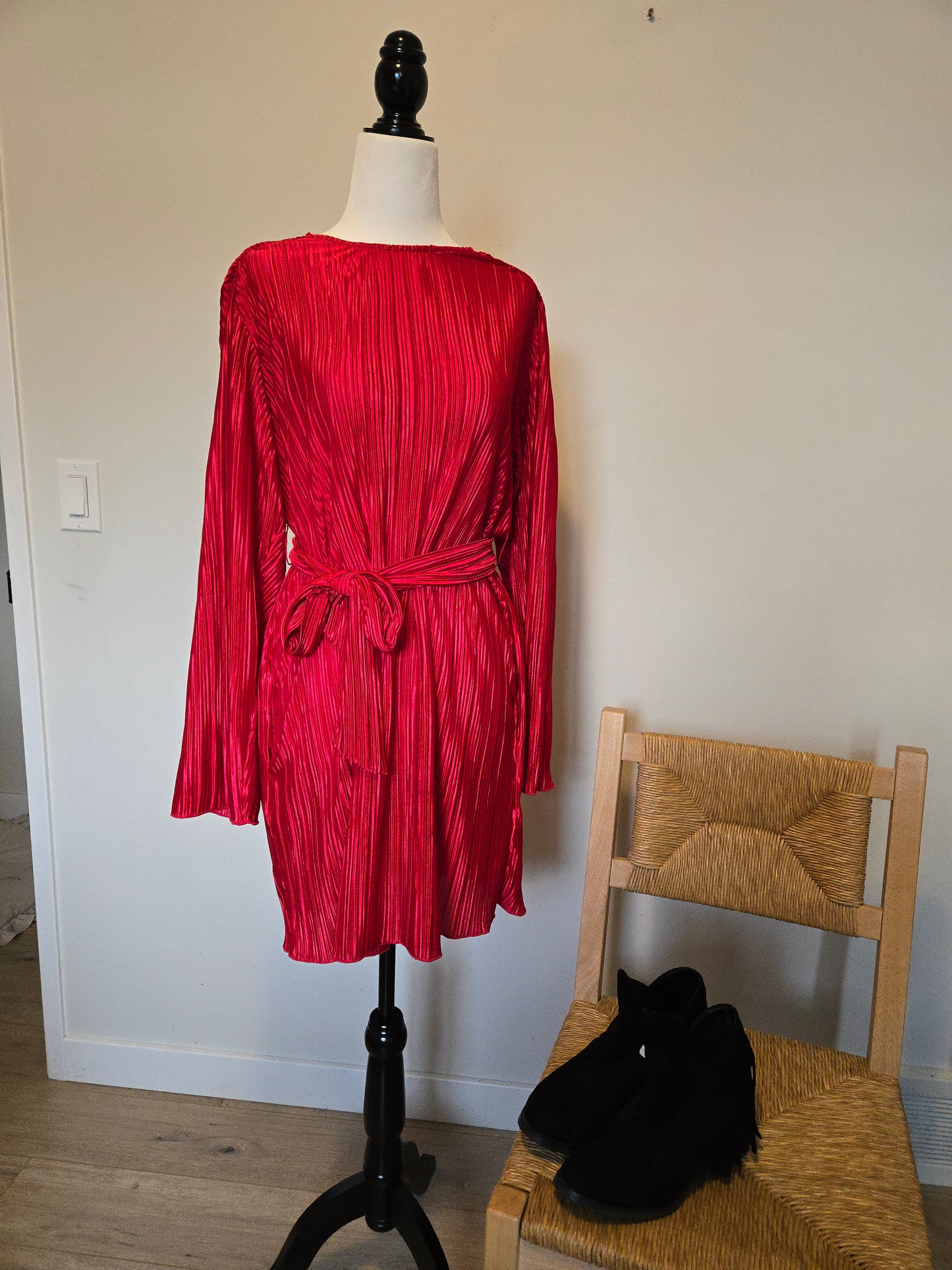 Smash & Tess Dress - Size XS (can fit size small)