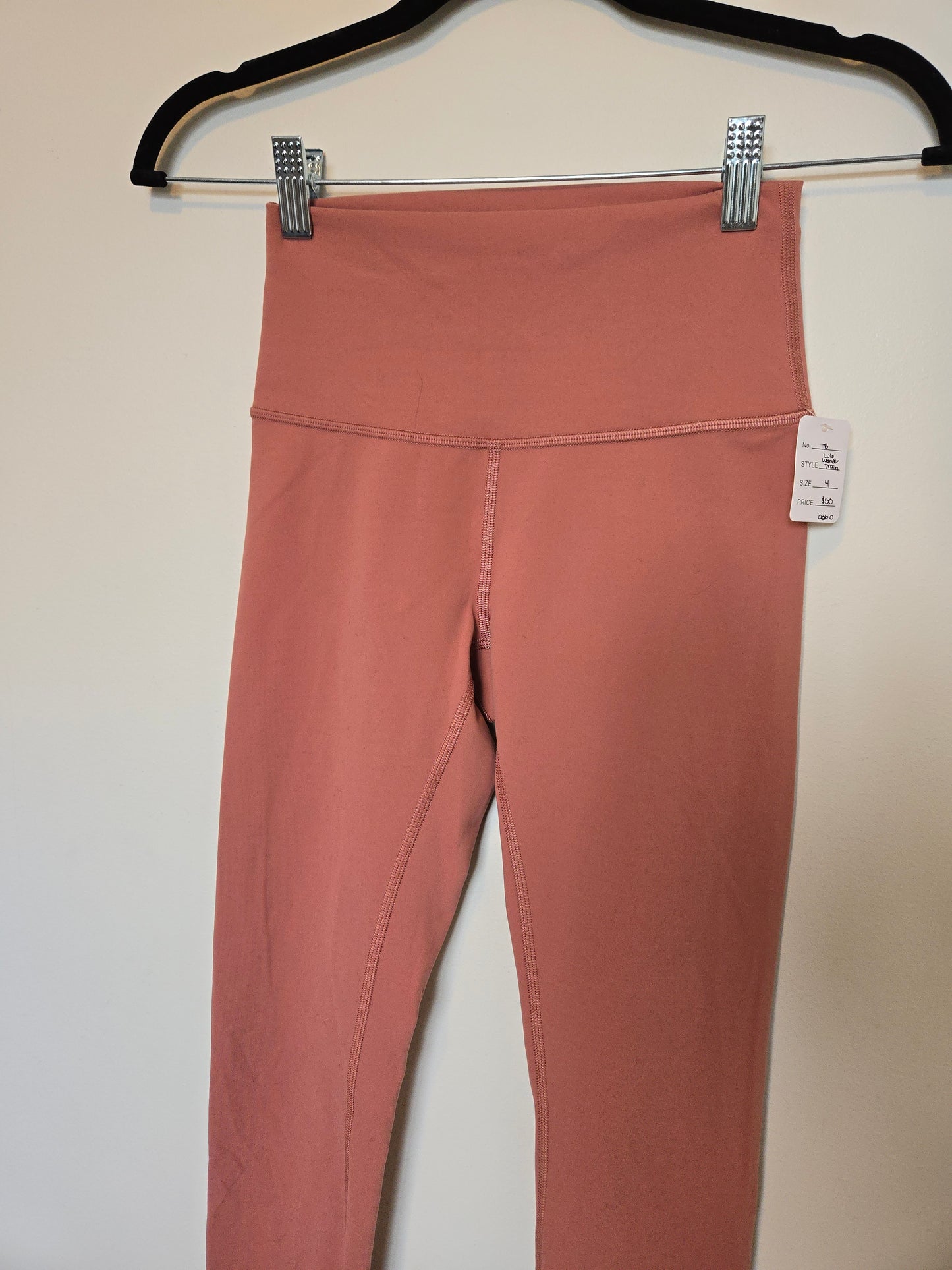 Lululemon Wunder Train Tight - Size 4