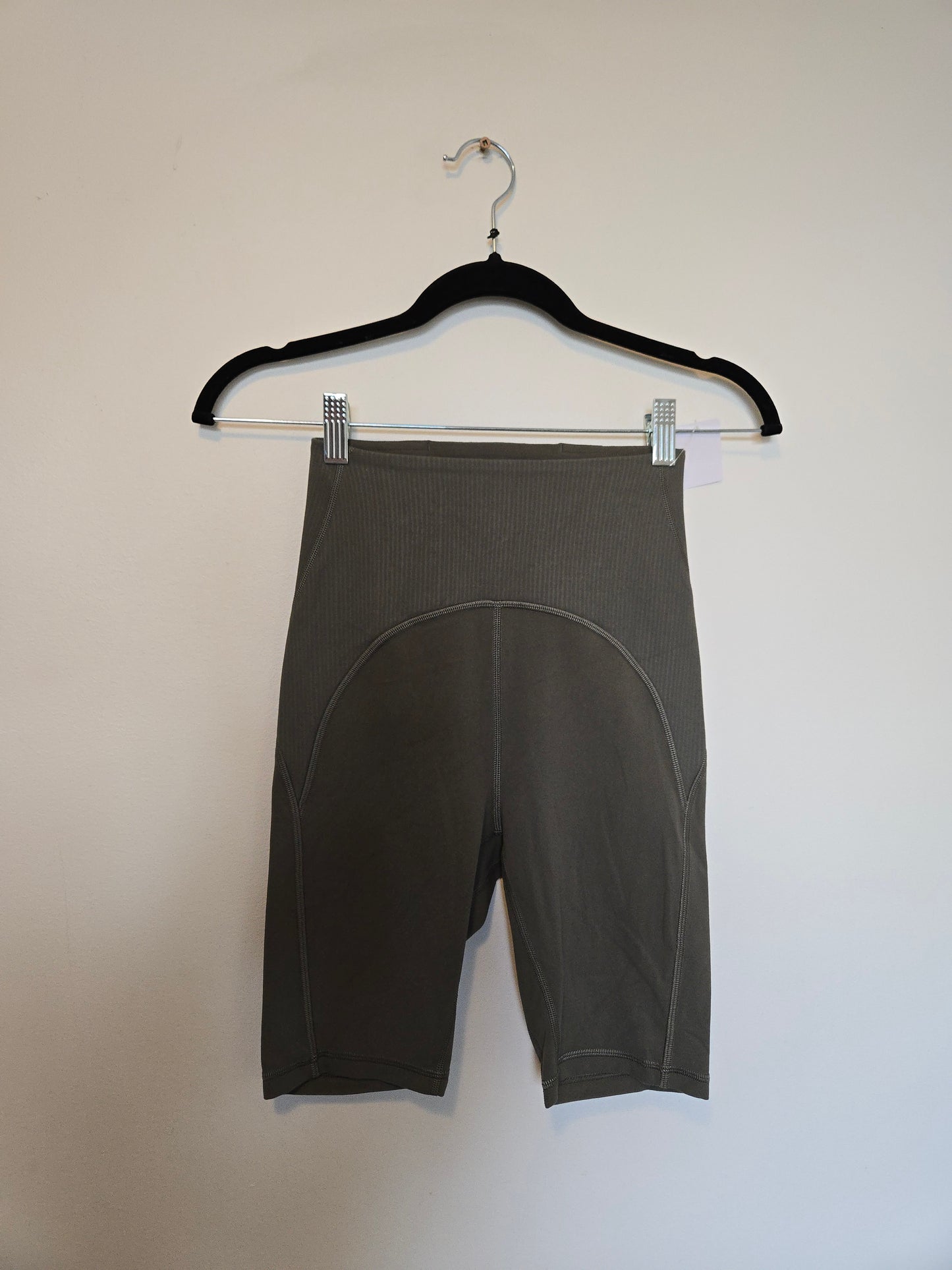 Lululemon Blissful Bend Super High-Rise Short 8" - Size 2