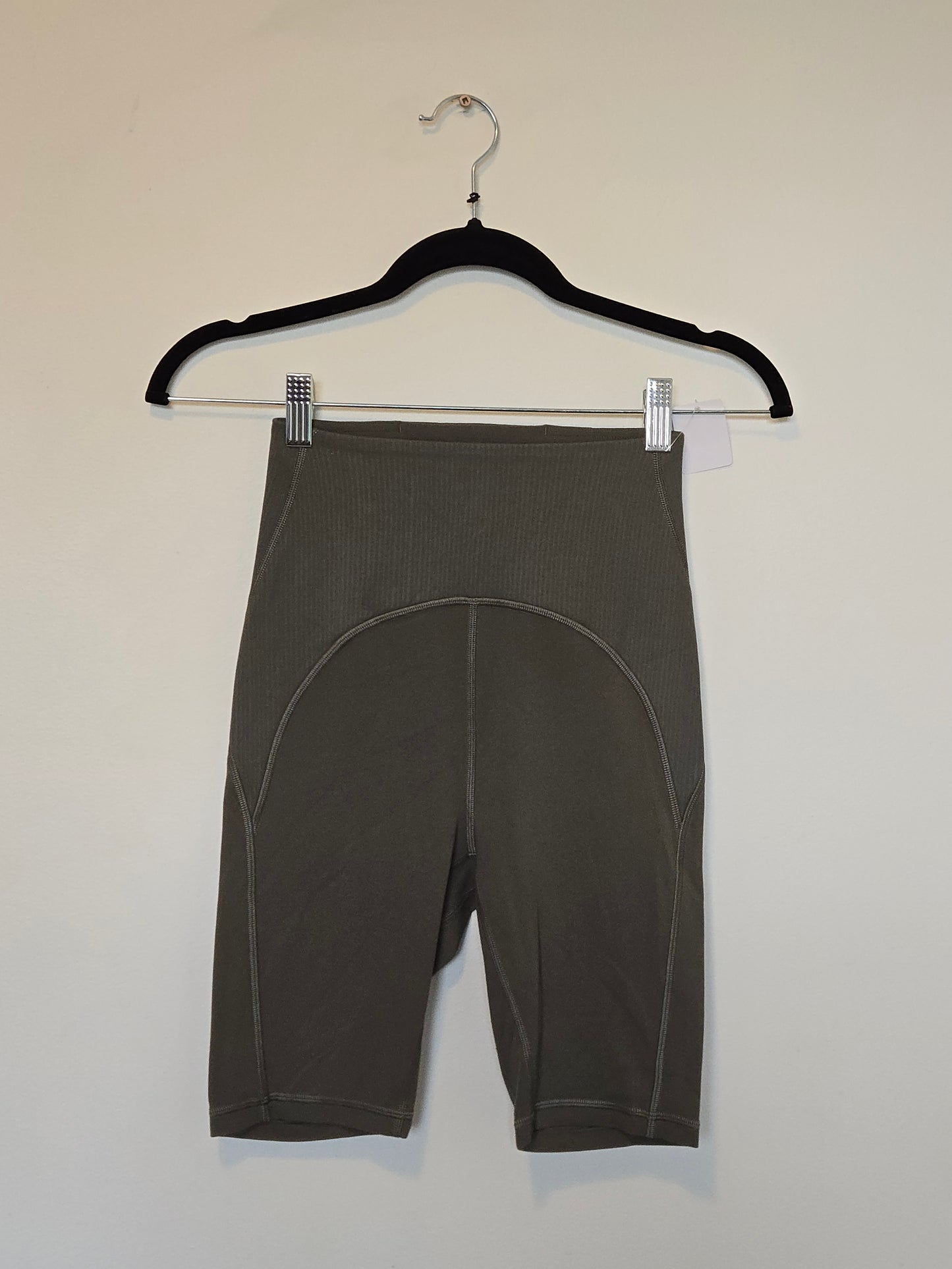 Lululemon Blissful Bend Super High-Rise Short 8" - Size 2