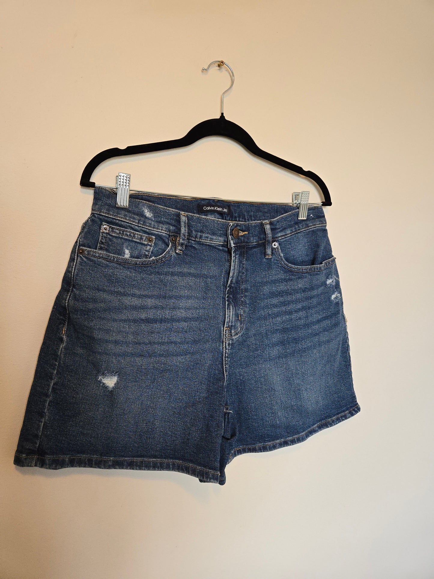 Calvin Klein Shorts - Size 30