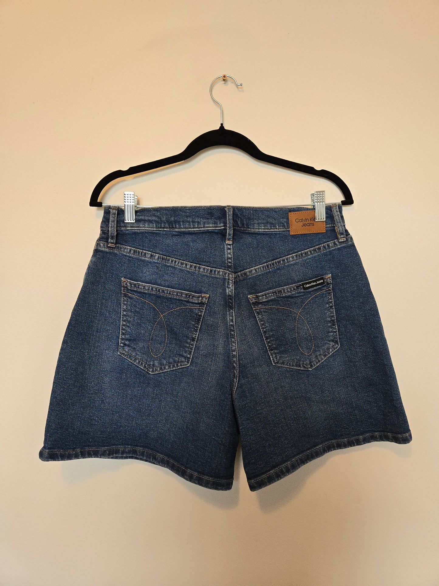 Calvin Klein Shorts - Size 30
