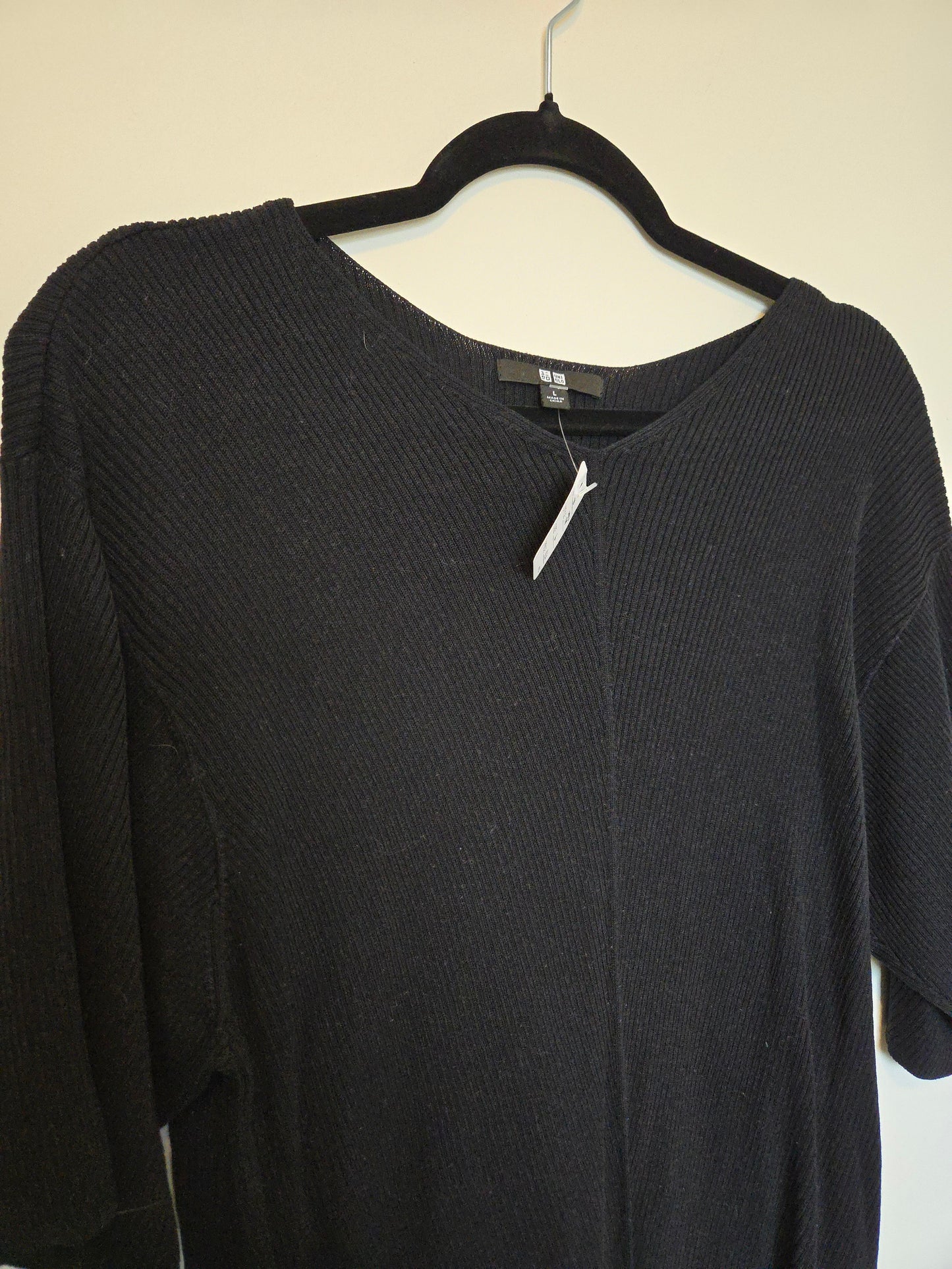 Uniqlo Top - Size Large