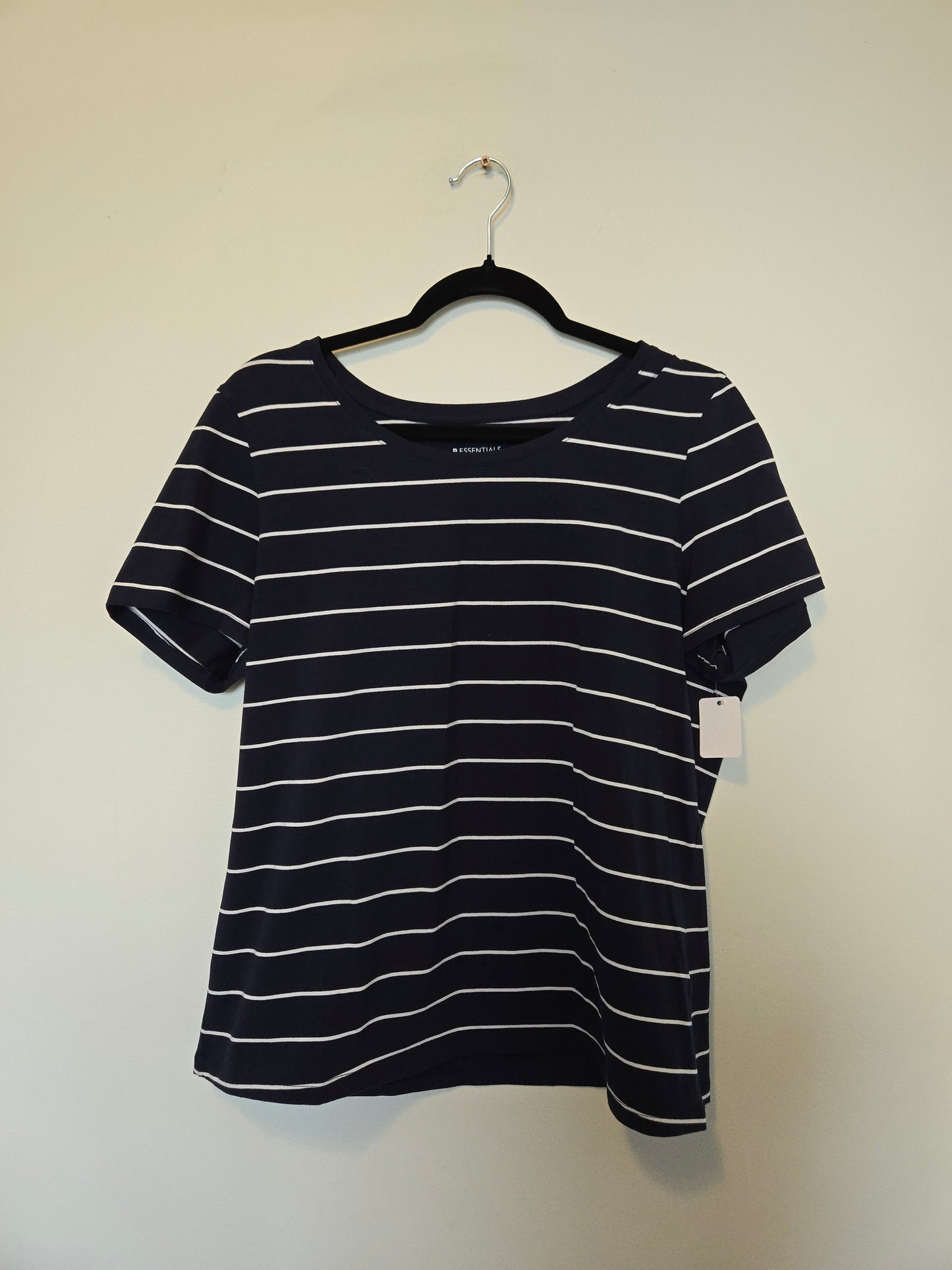 Reitmans Tee - Size Large