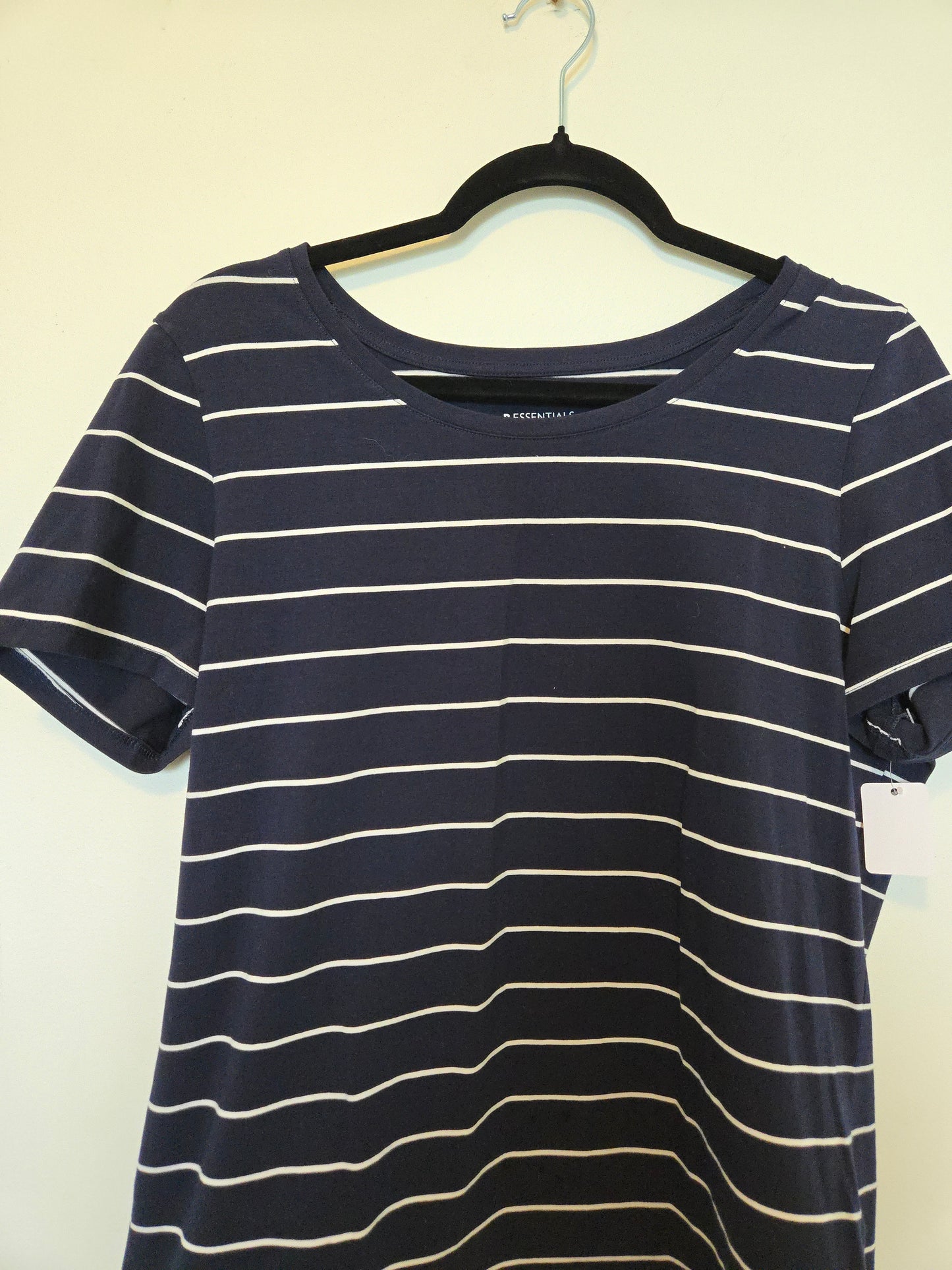 Reitmans Tee - Size Large