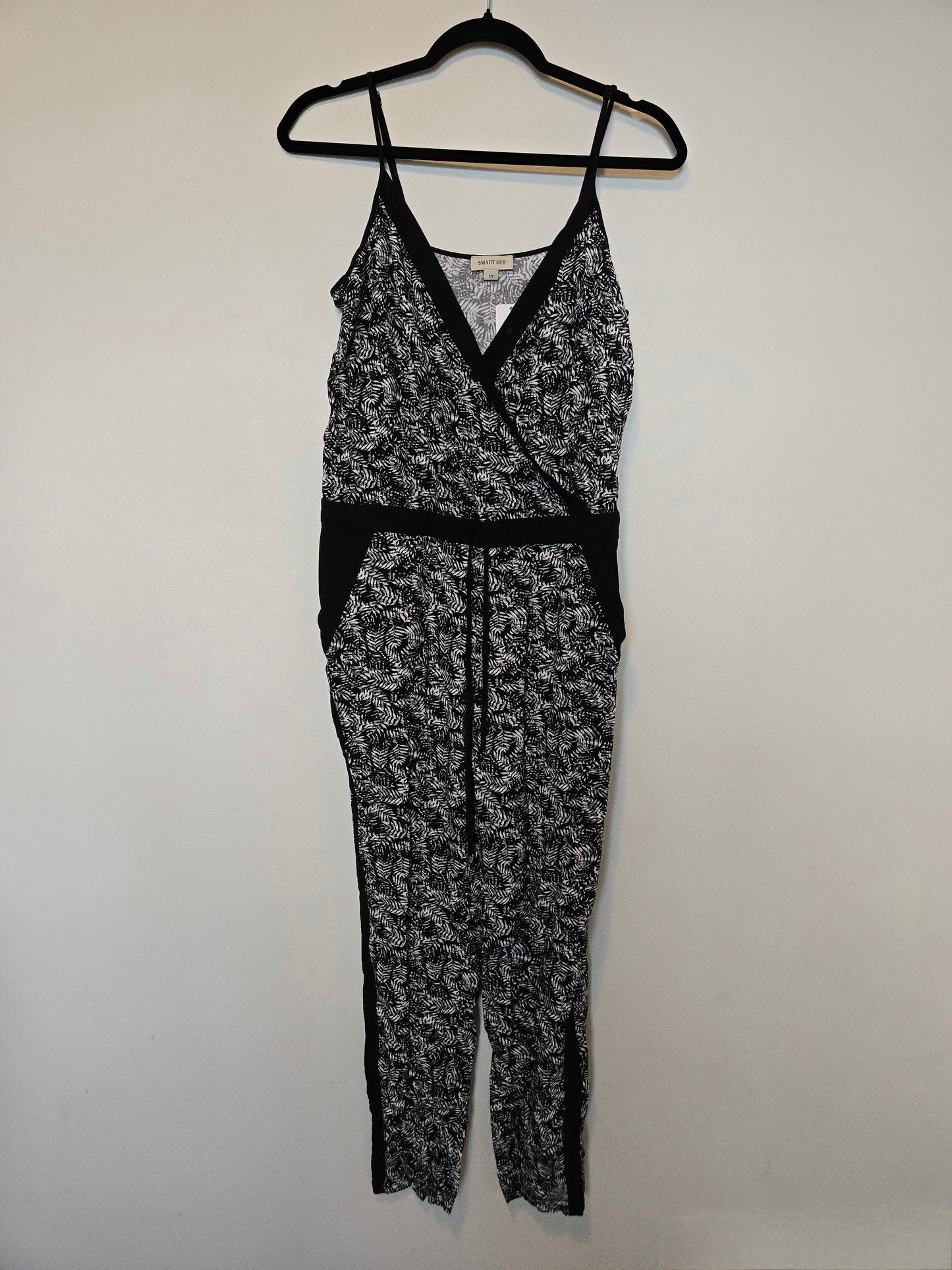 Xhilaration Jumpsuit - Size Small