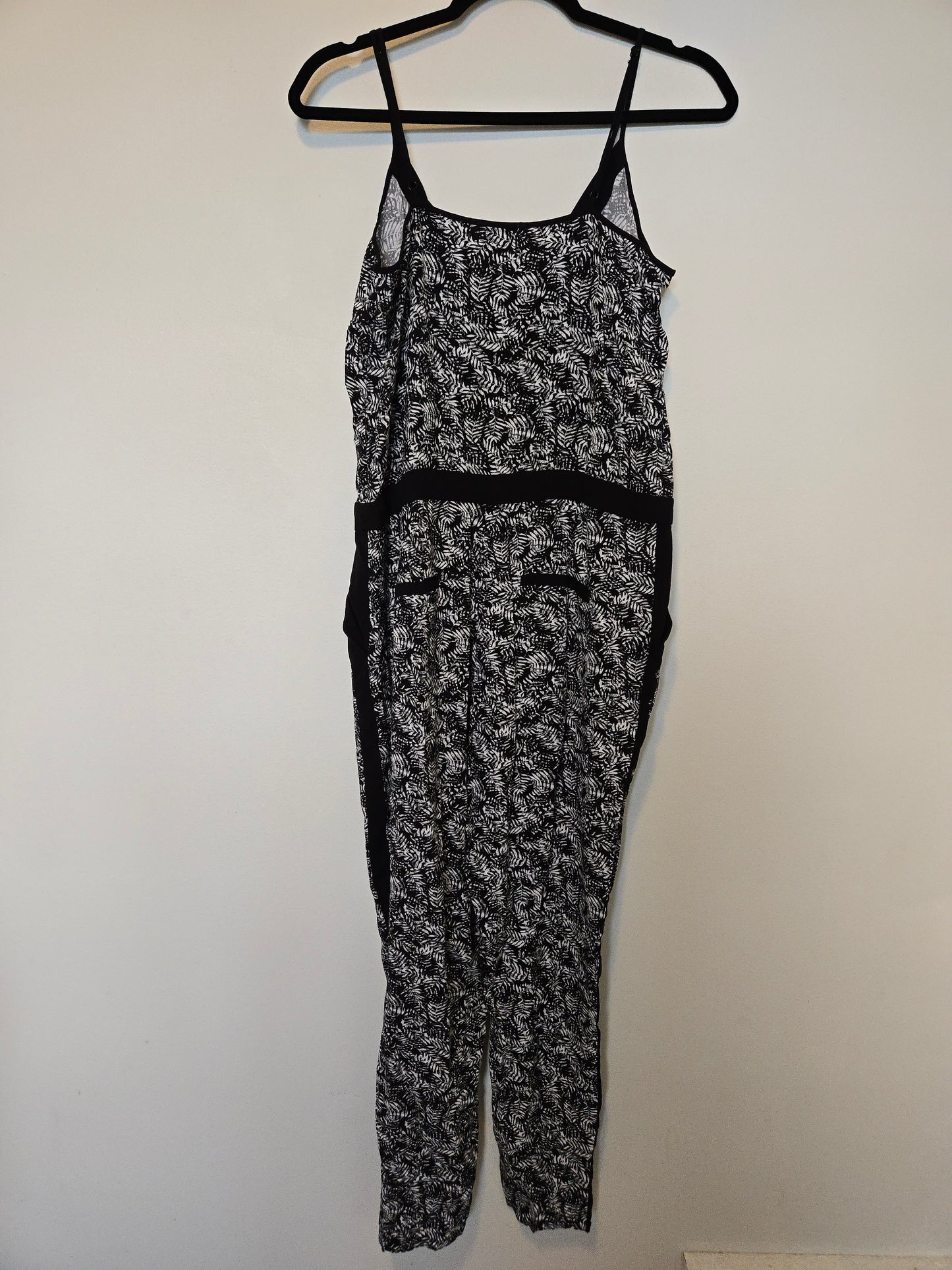 Xhilaration Jumpsuit - Size Small