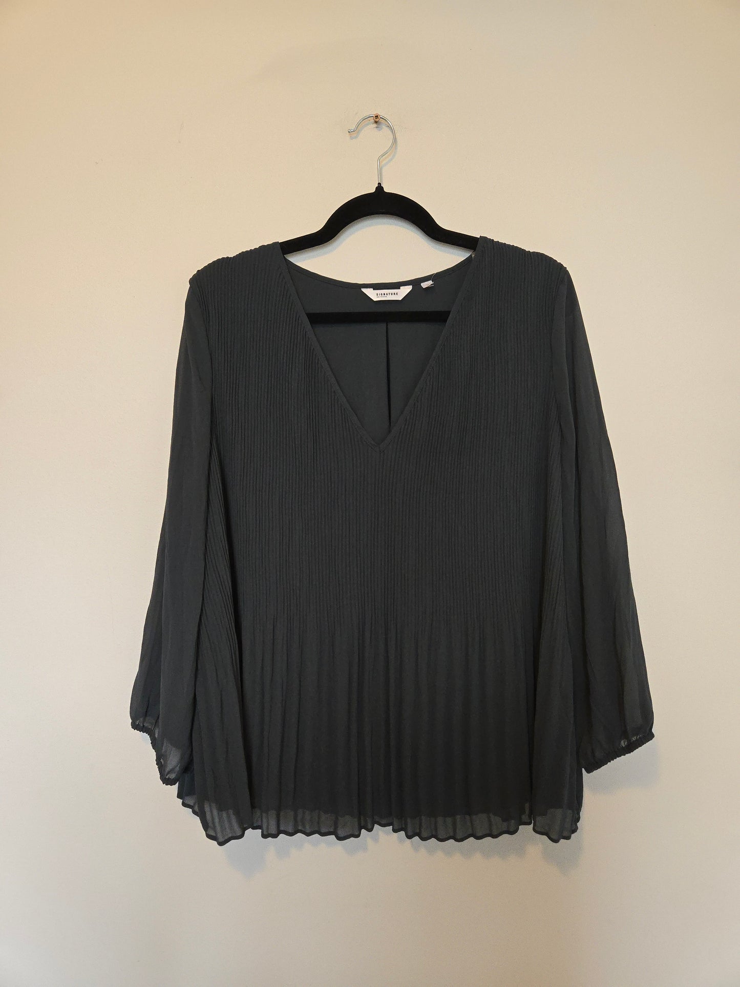 NWT Reitmans Blouse - Size Large