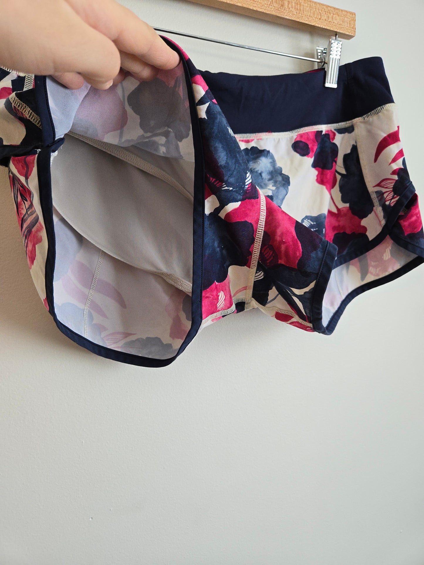 Lululemon Speed Shorts - Size 10