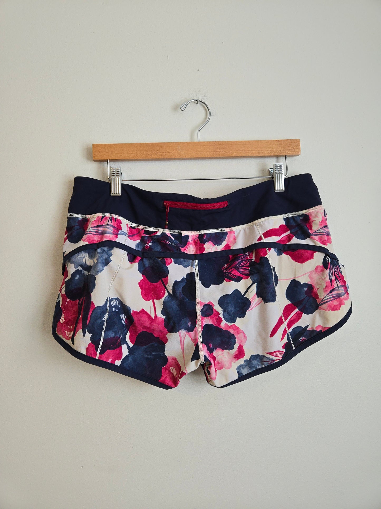 Lululemon Speed Shorts - Size 10