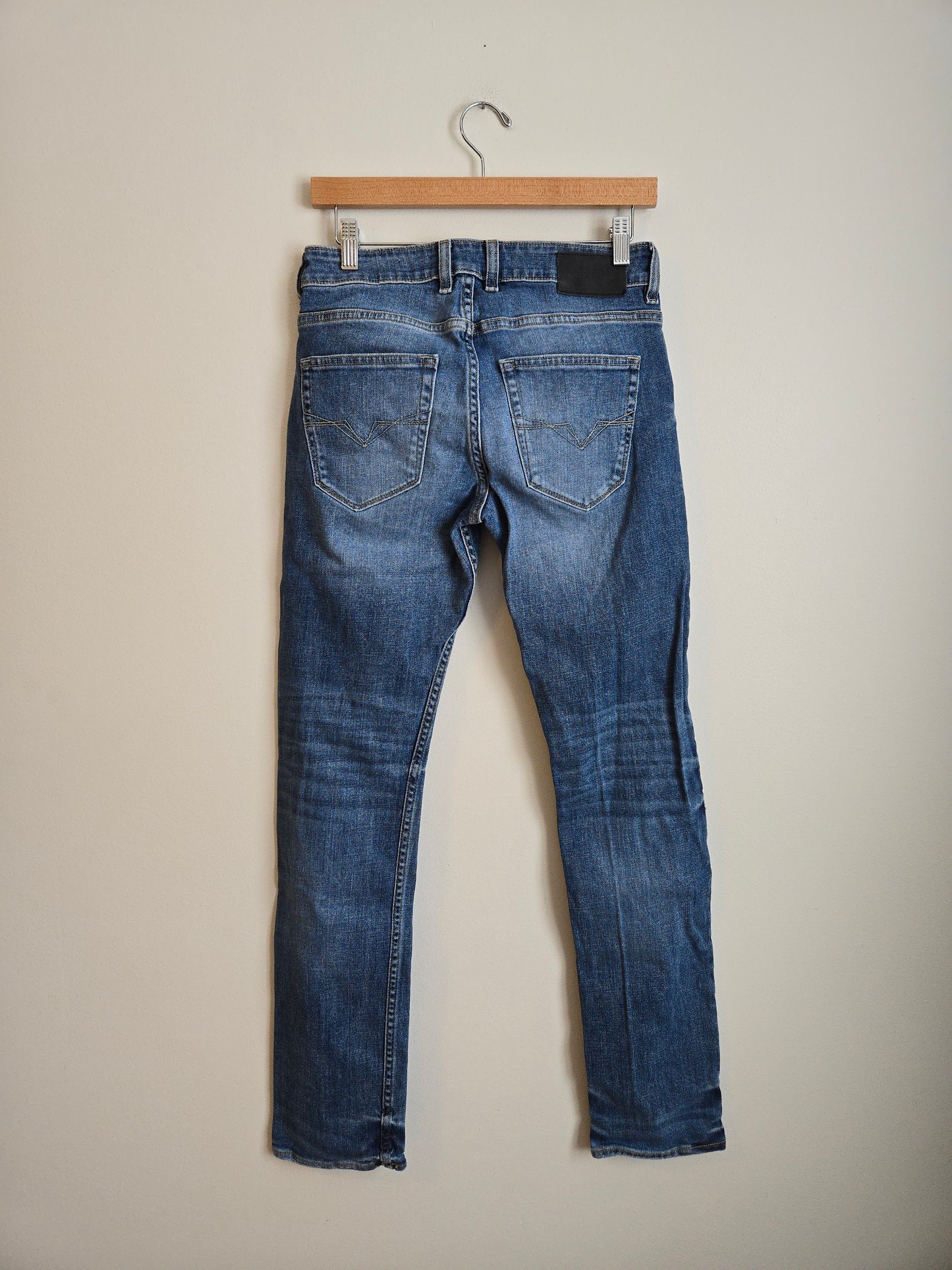 Guess - Slim Tapered Denim - Size 29x32