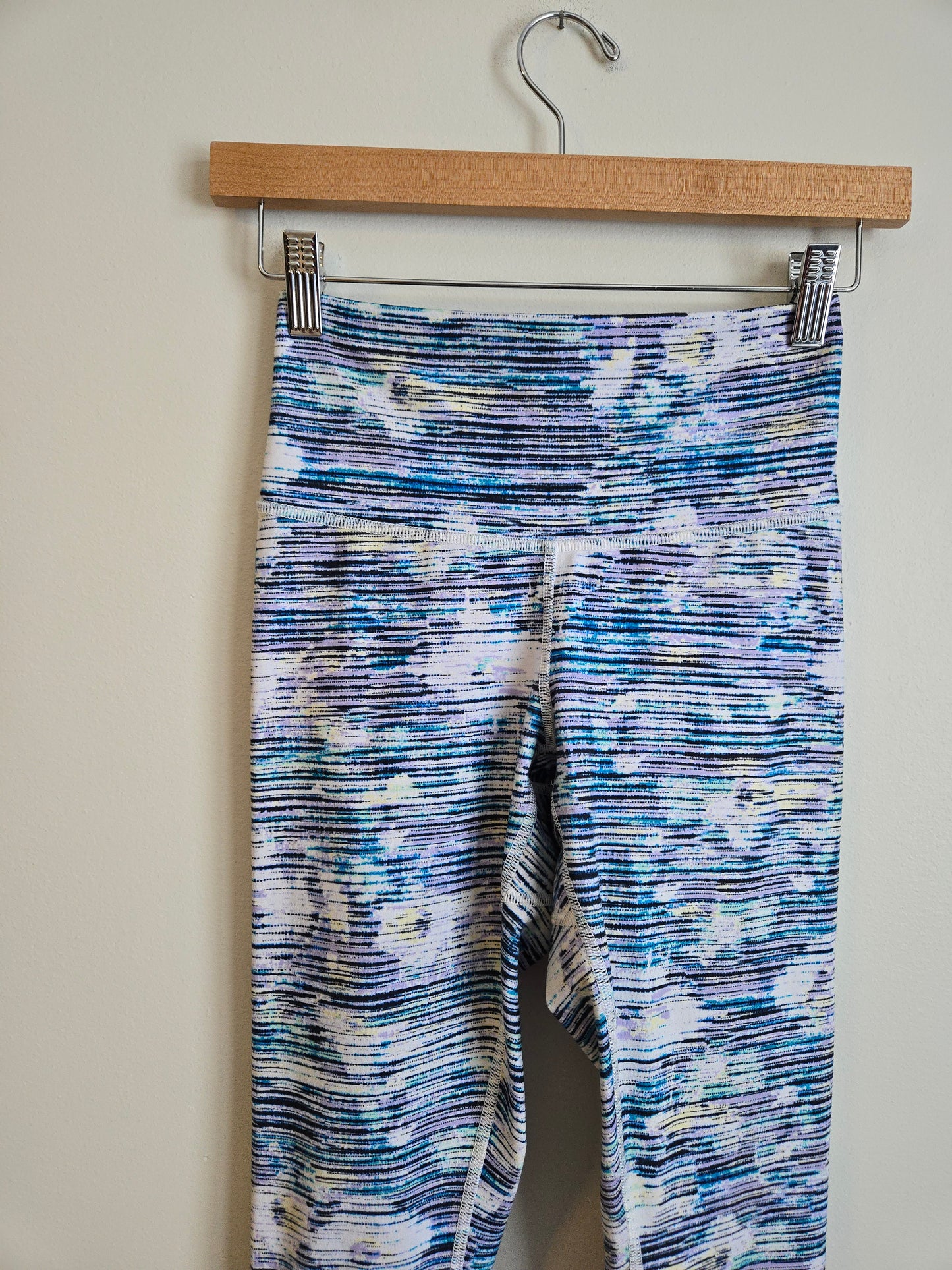 Lululemon True Self Crop II - Size 6