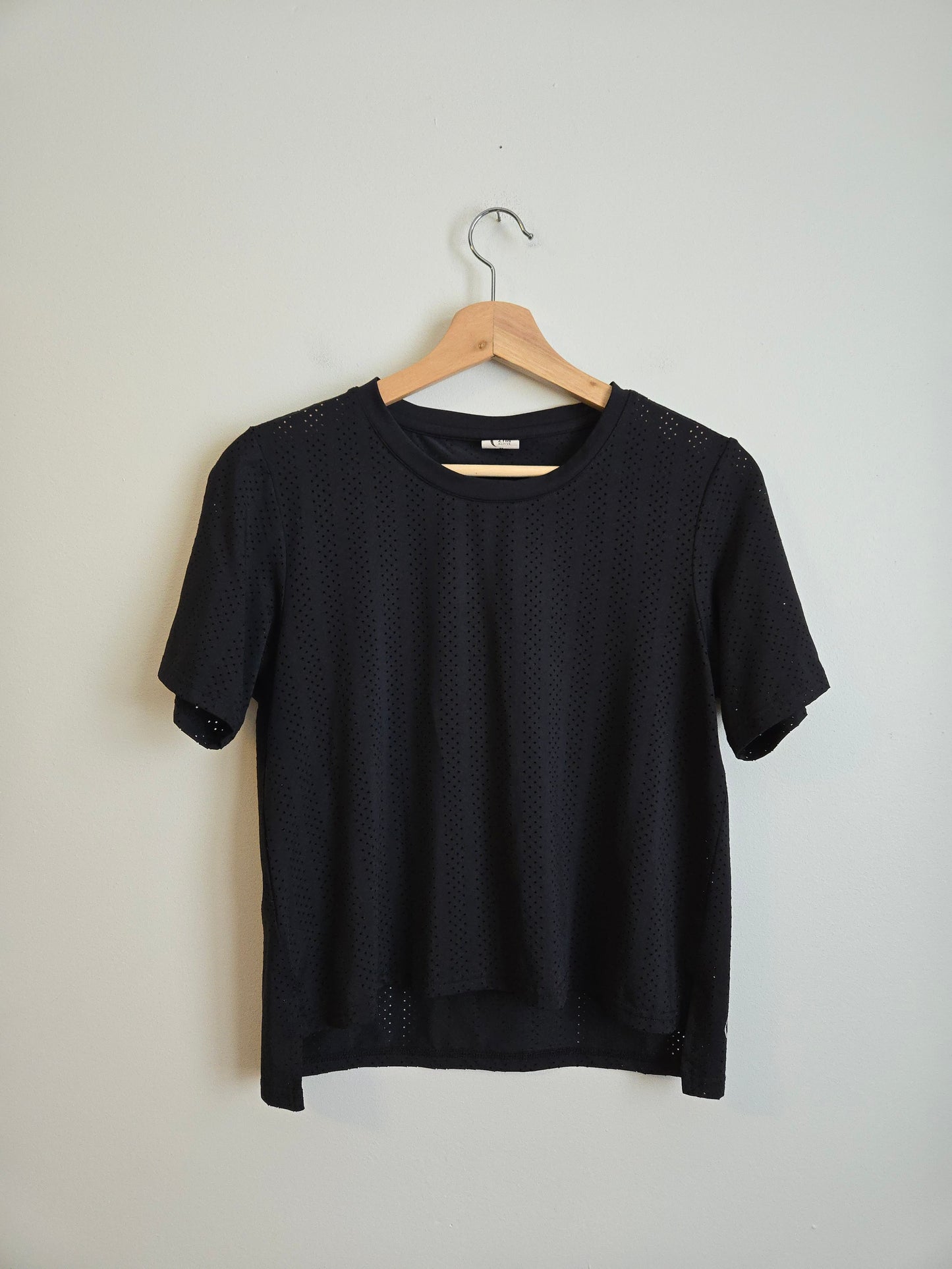 Zyia Active - Perforated Tee - Size Medium
