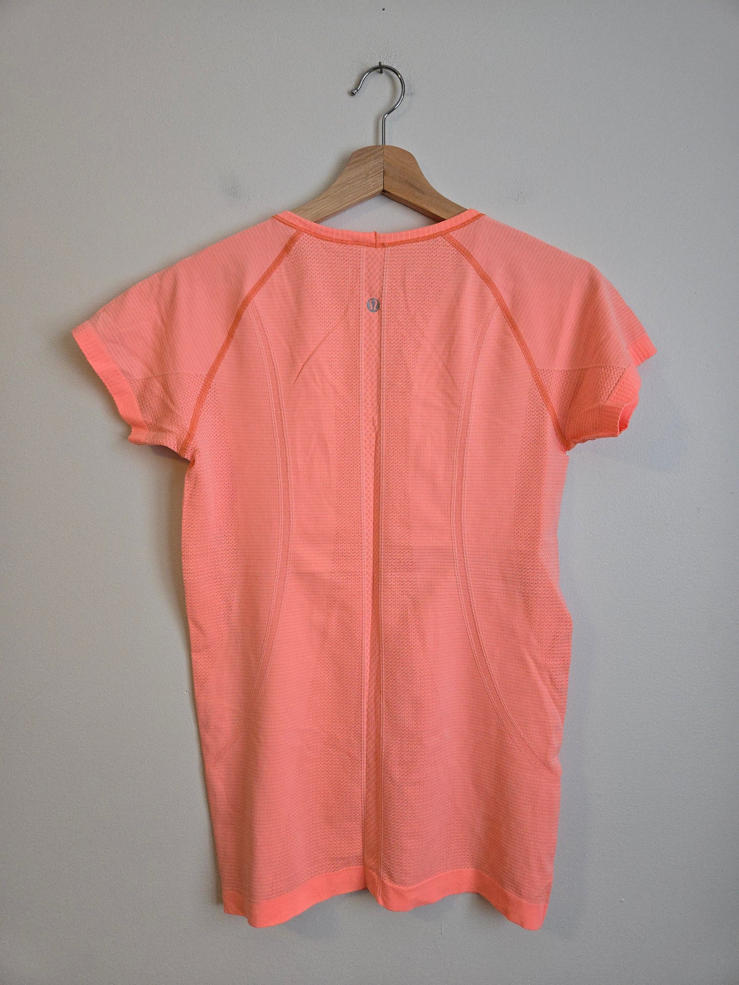 Lululemon Swiftly Tech Tee - Size 8